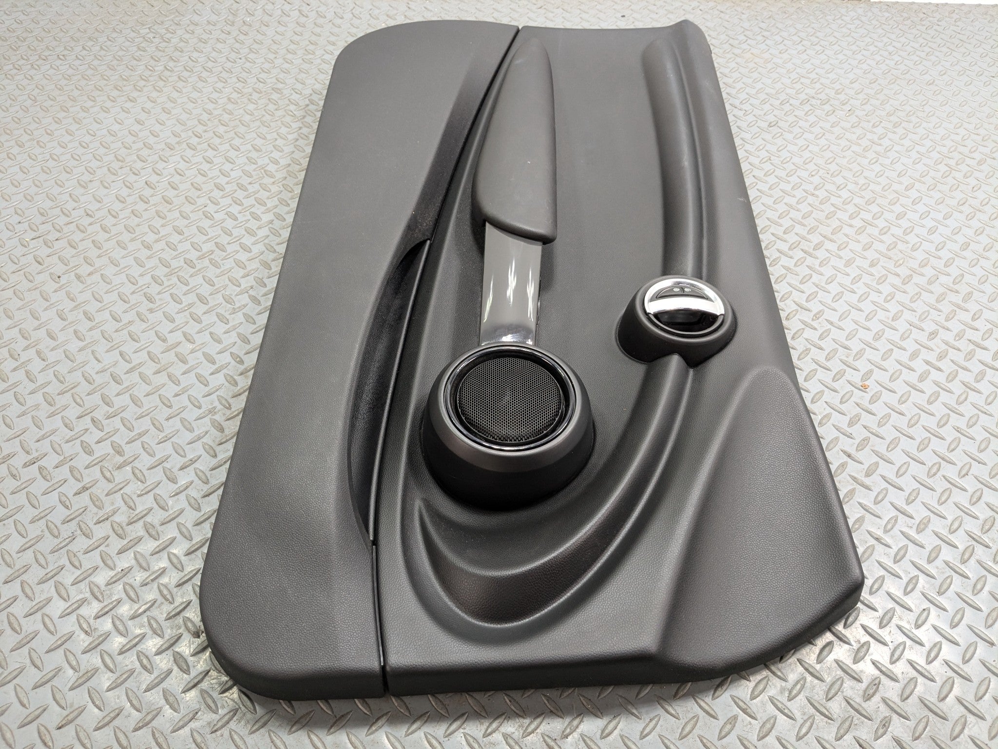 2013 - 2017 MINI COOPER OEM INTERIOR DOOR PANEL FRONT LEFT DRIVER SIDE BLACK