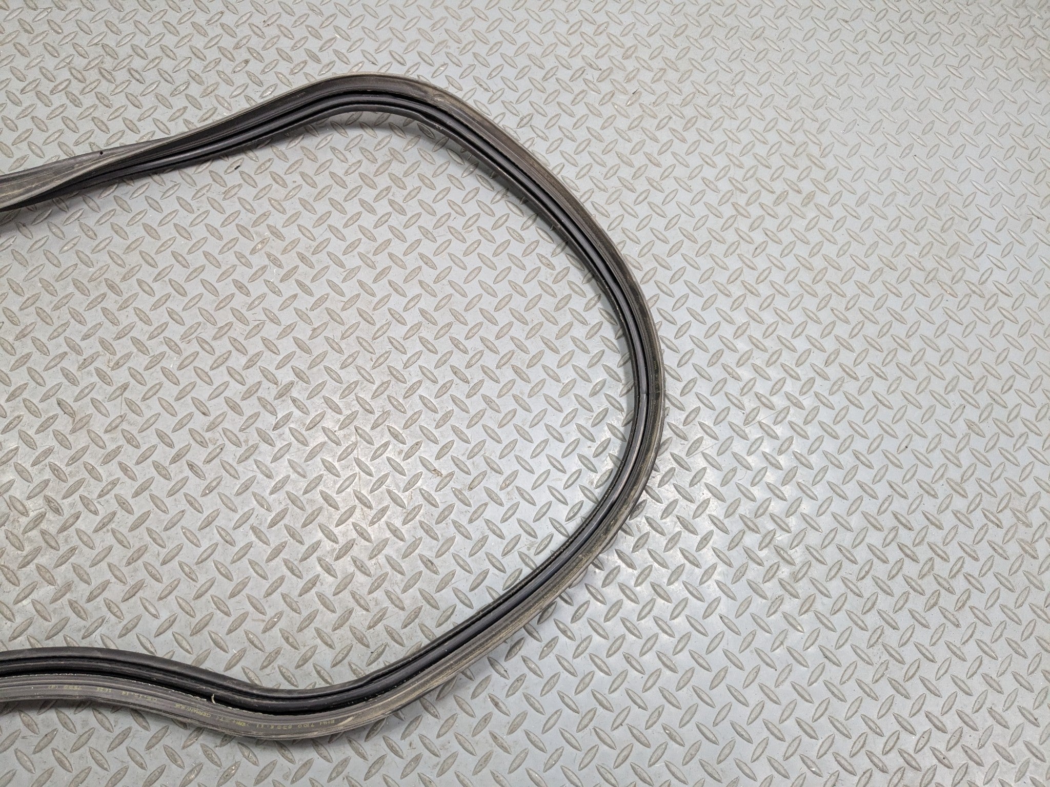 2013 - 2017 MINI COOPER OEM WEATHER STRIP SEAL REAR TRUNK LID LIFTGATE RUBBER