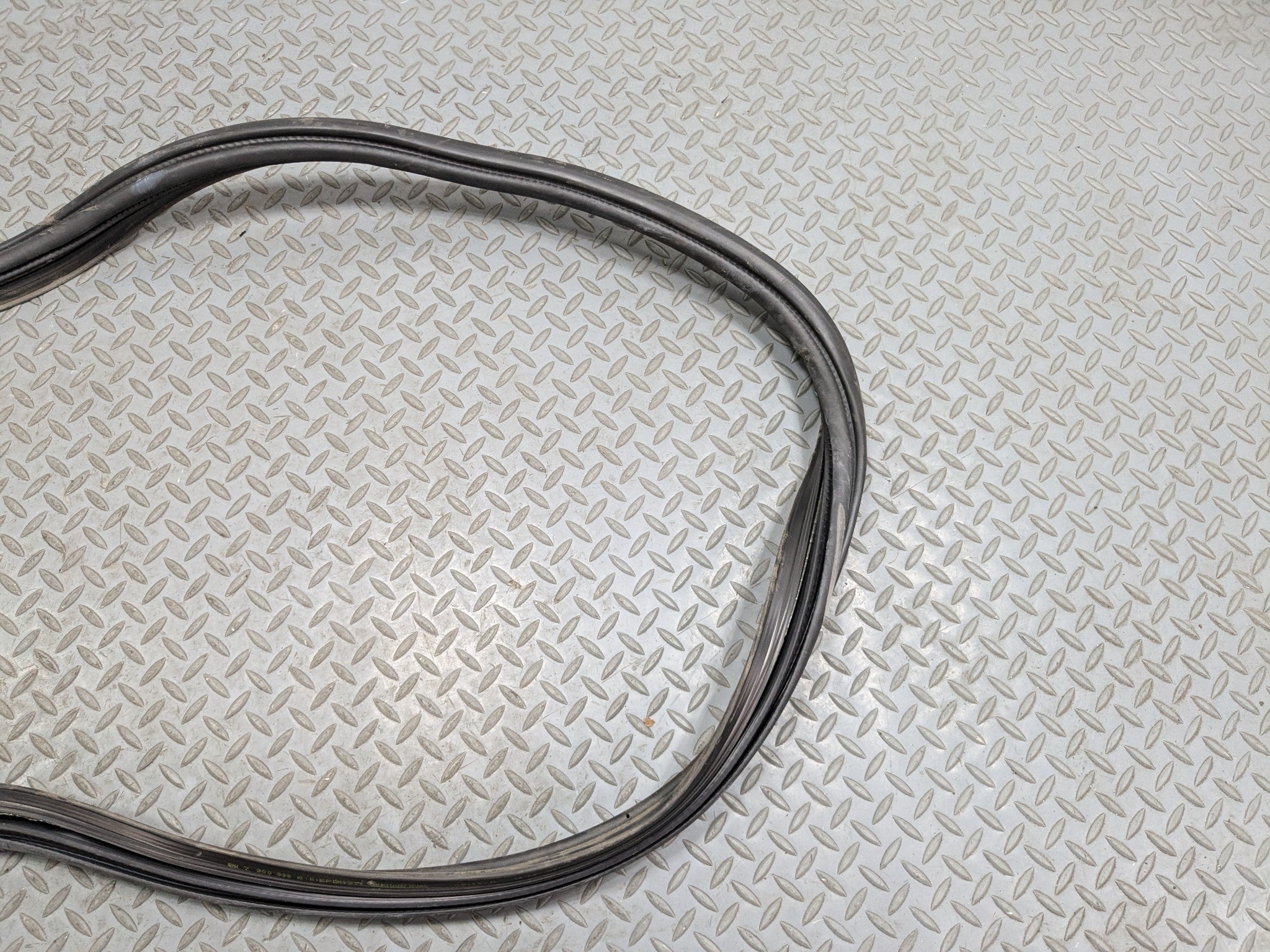 2013 - 2017 MINI COOPER OEM WEATHER STRIP SEAL REAR TRUNK LID LIFTGATE RUBBER