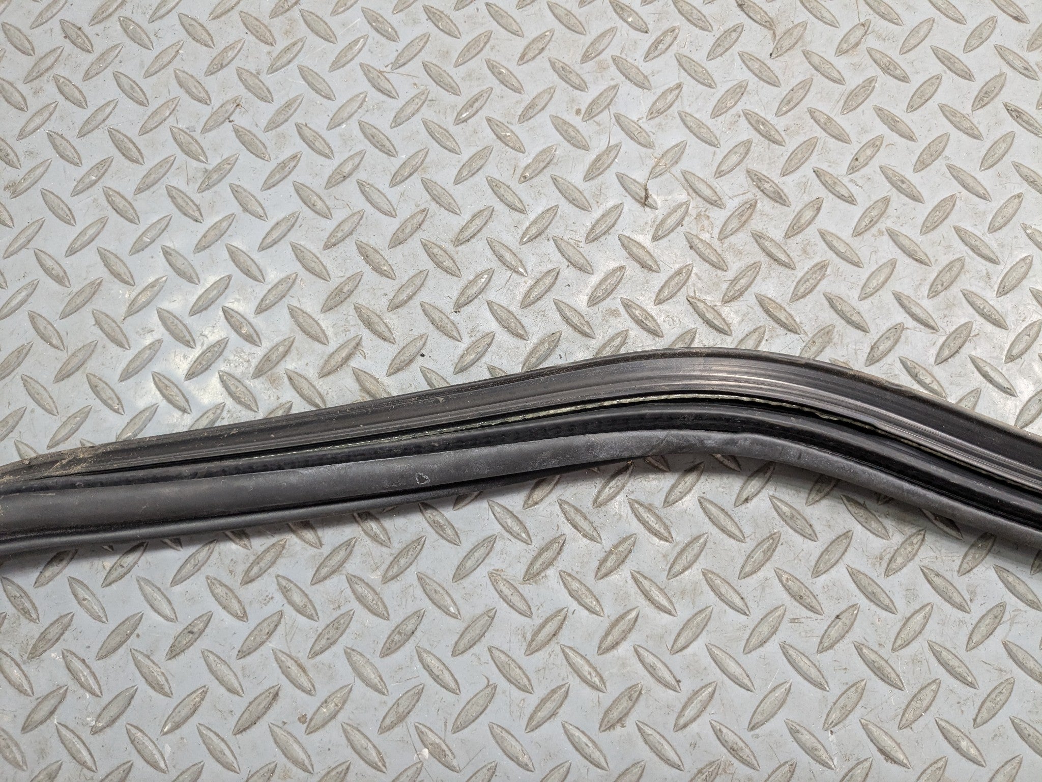 2013 - 2017 MINI COOPER OEM WEATHER STRIP SEAL REAR TRUNK LID LIFTGATE RUBBER