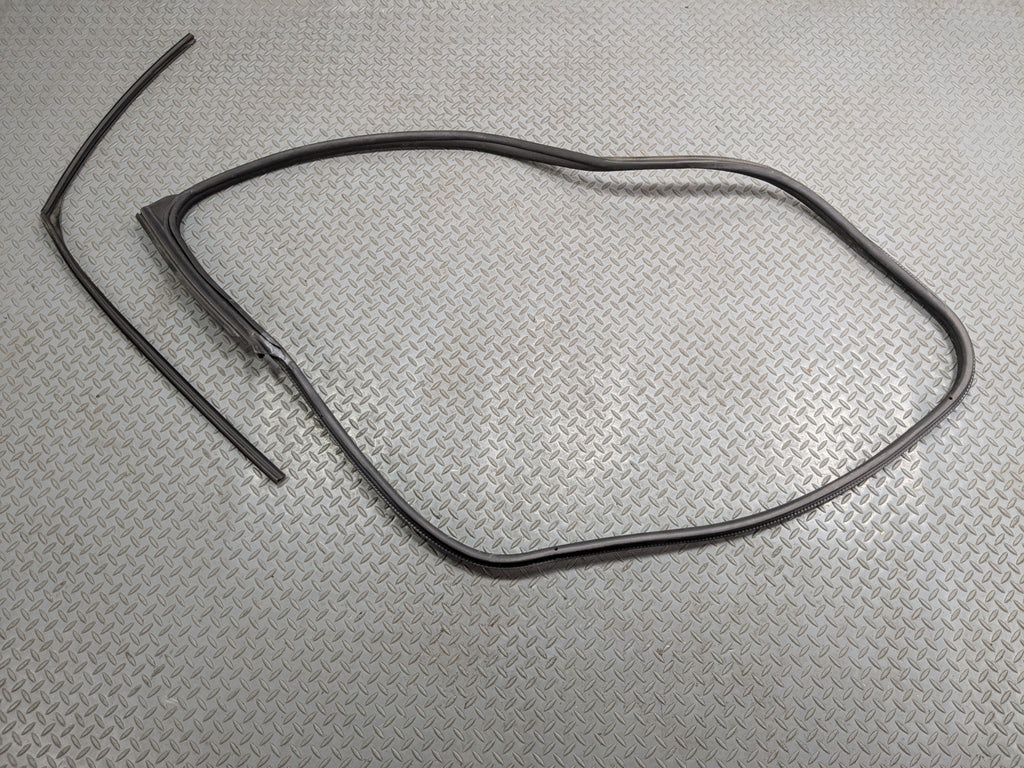 2013 - 2017 MINI COOPER OEM DOOR SEAL WEATHER STRIPPING RUBBER FRONT RIGHT SIDE