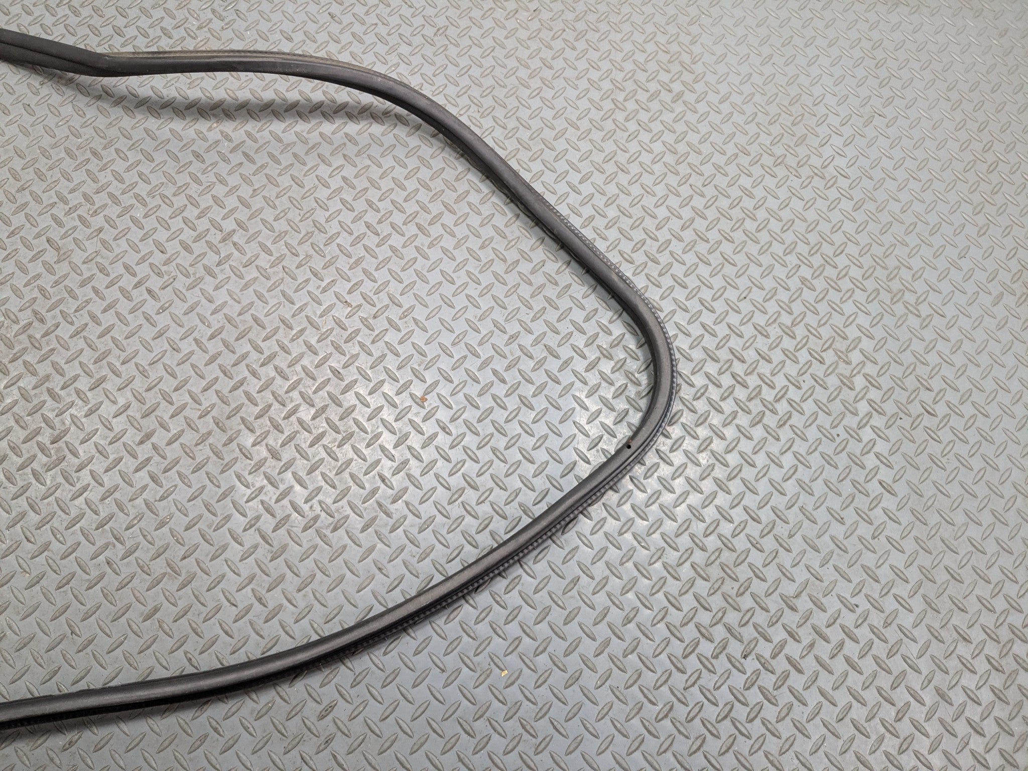 2013 - 2017 MINI COOPER OEM DOOR SEAL WEATHER STRIPPING RUBBER FRONT RIGHT SIDE