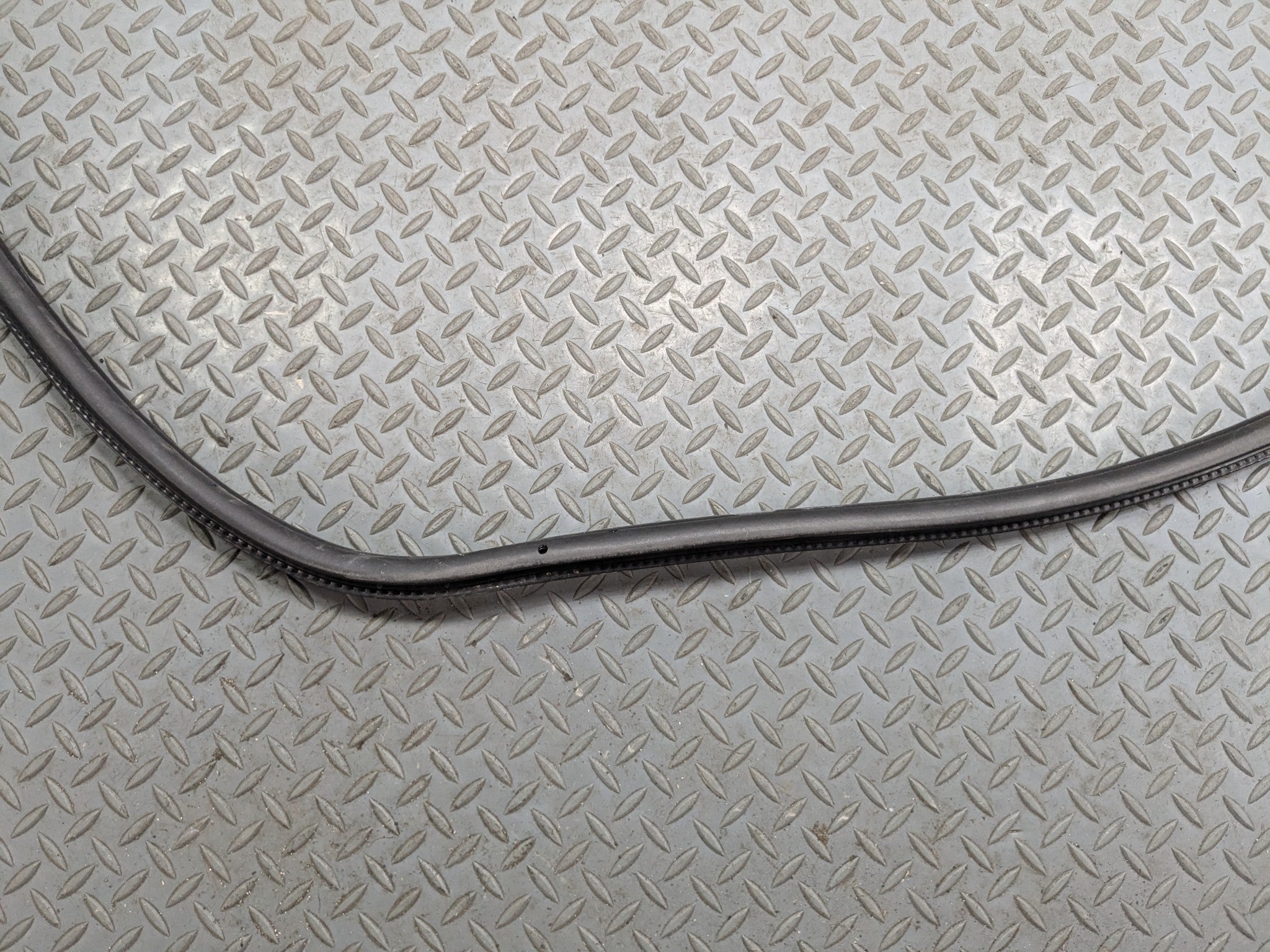 2013 - 2017 MINI COOPER OEM DOOR SEAL WEATHER STRIPPING RUBBER FRONT RIGHT SIDE