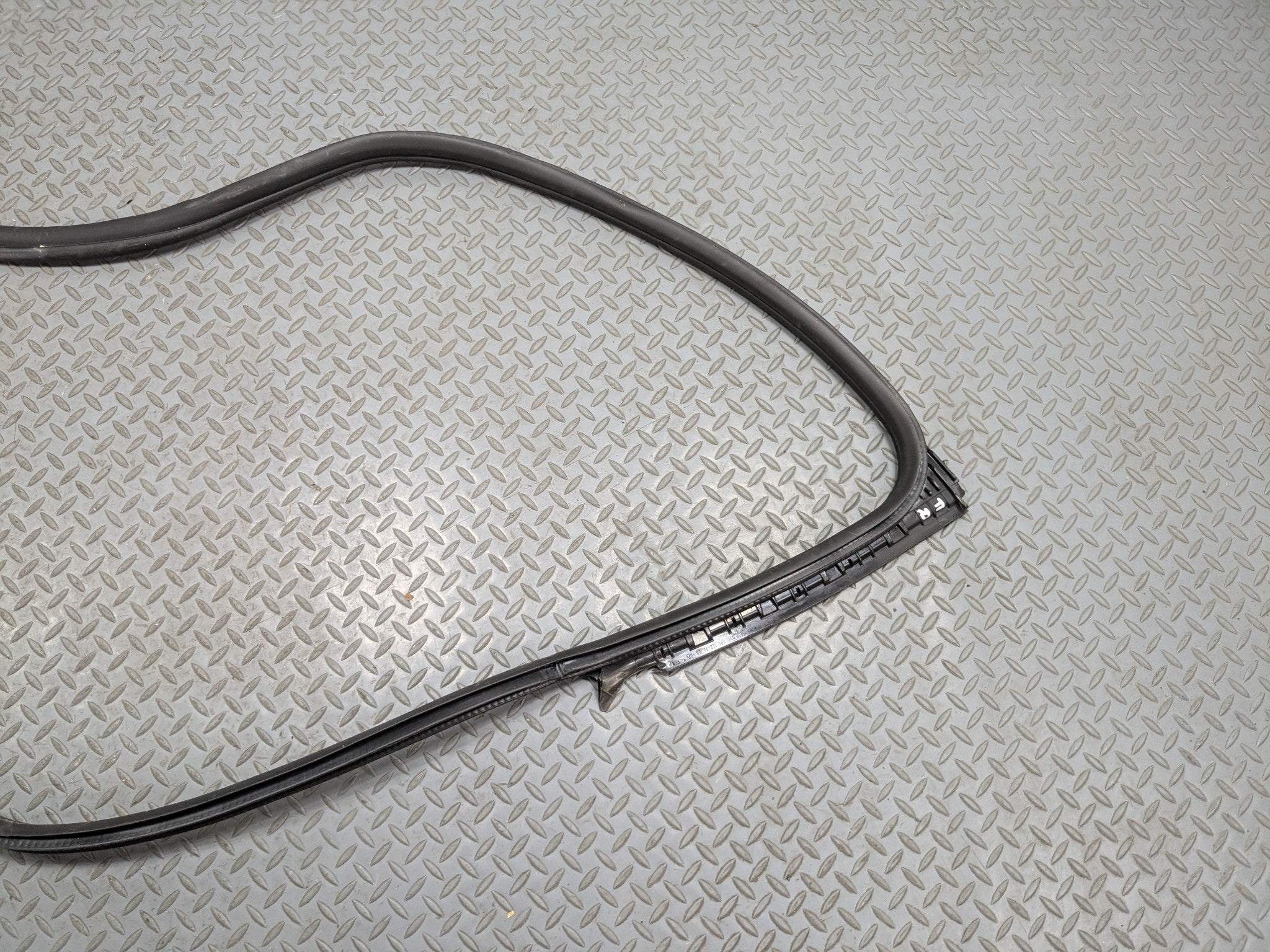 2013 - 2017 MINI COOPER OEM DOOR SEAL WEATHER STRIPPING RUBBER FRONT RIGHT SIDE