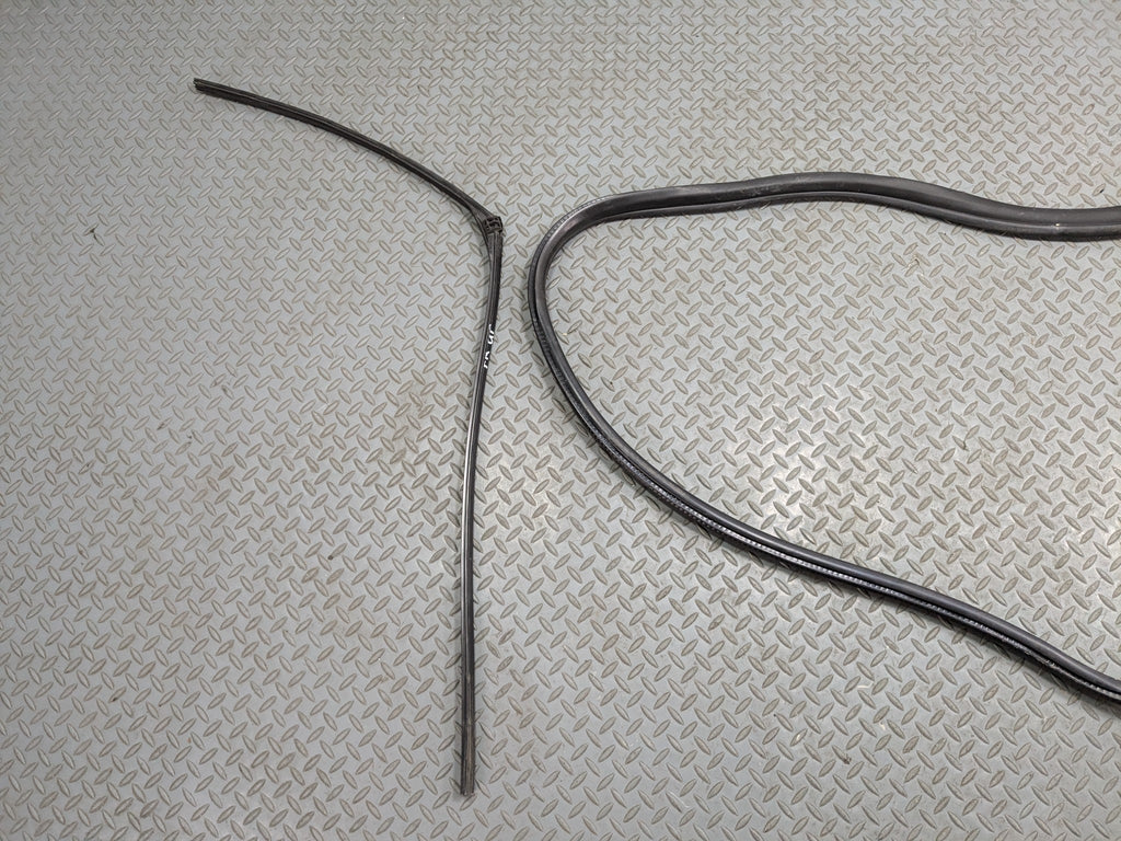 2013 - 2017 MINI COOPER OEM DOOR SEAL WEATHER STRIPPING RUBBER FRONT RIGHT SIDE