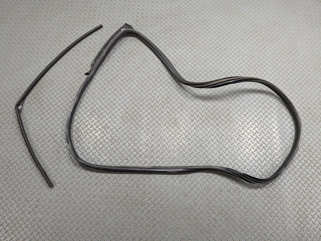 2013 - 2017 MINI COOPER OEM DOOR SEAL WEATHER STRIPPING RUBBER FRONT LEFT SIDE