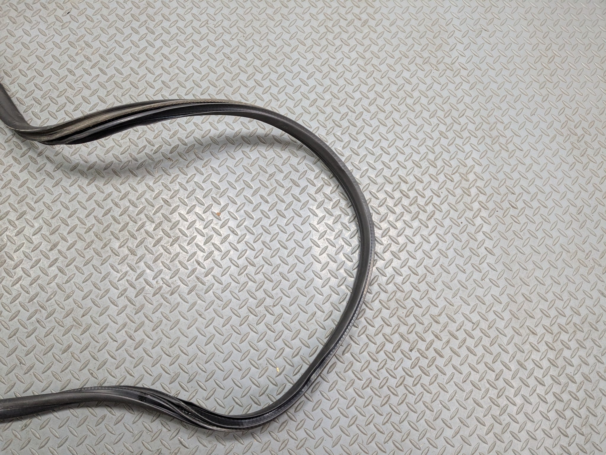 2013 - 2017 MINI COOPER OEM DOOR SEAL WEATHER STRIPPING RUBBER FRONT LEFT SIDE