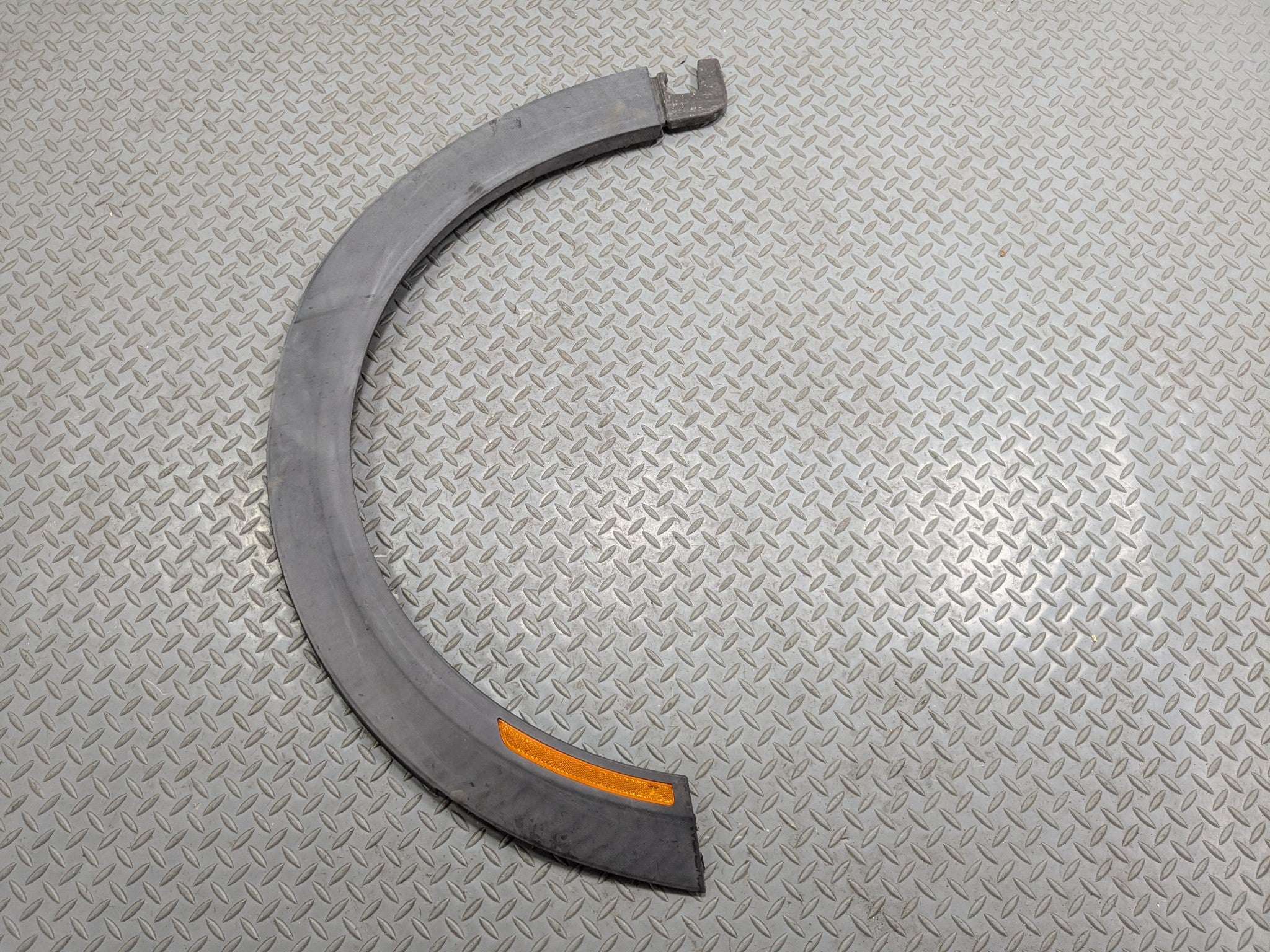 2013 - 2017 MINI COOPER OEM FENDER WHEEL ARCH FLARE MOLDING LEFT DRIVER FRONT