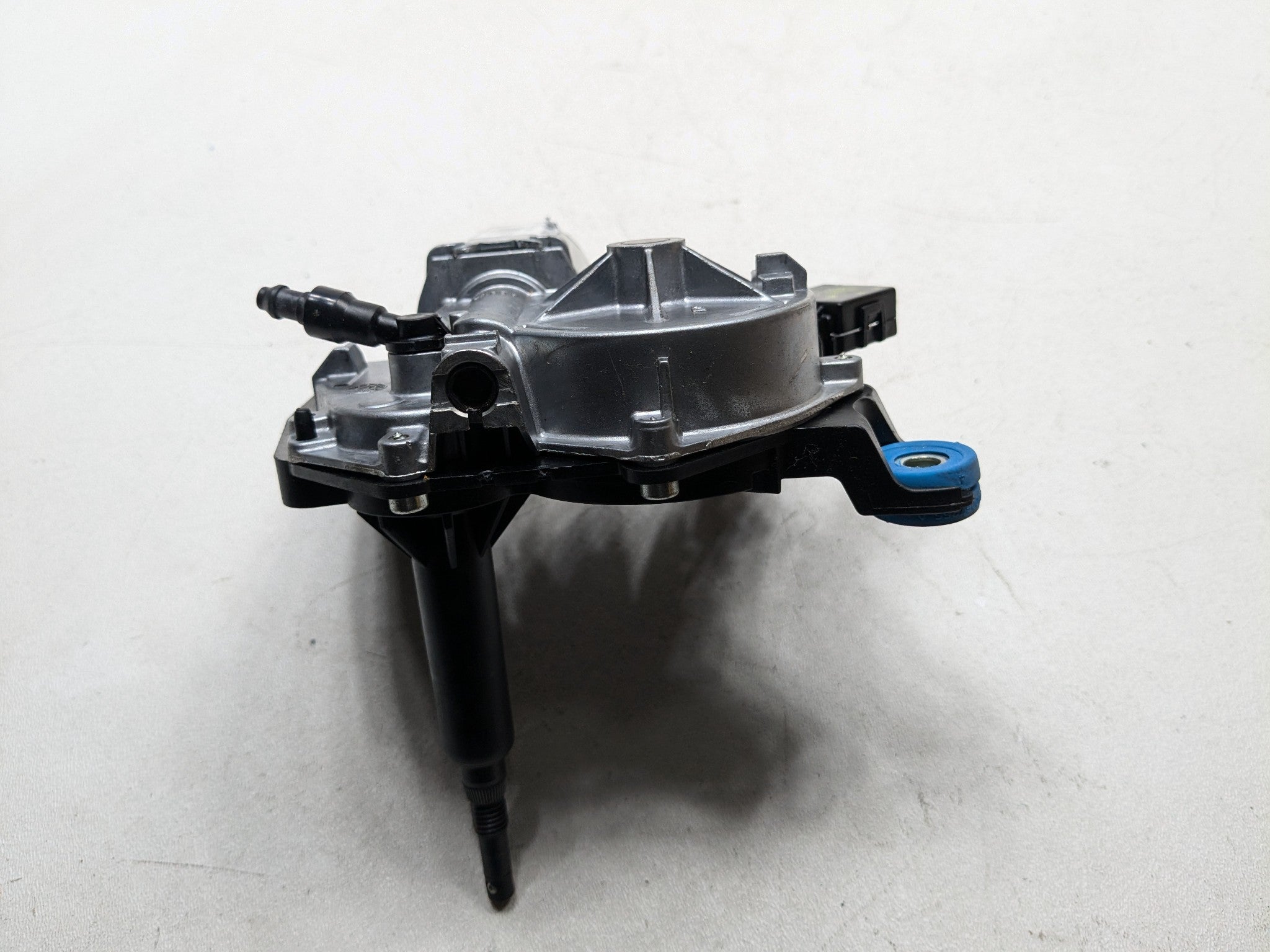 2013 - 2017 MINI COOPER OEM WINDSHIELD WIPER MOTOR REAR TAILGAT TRUNK