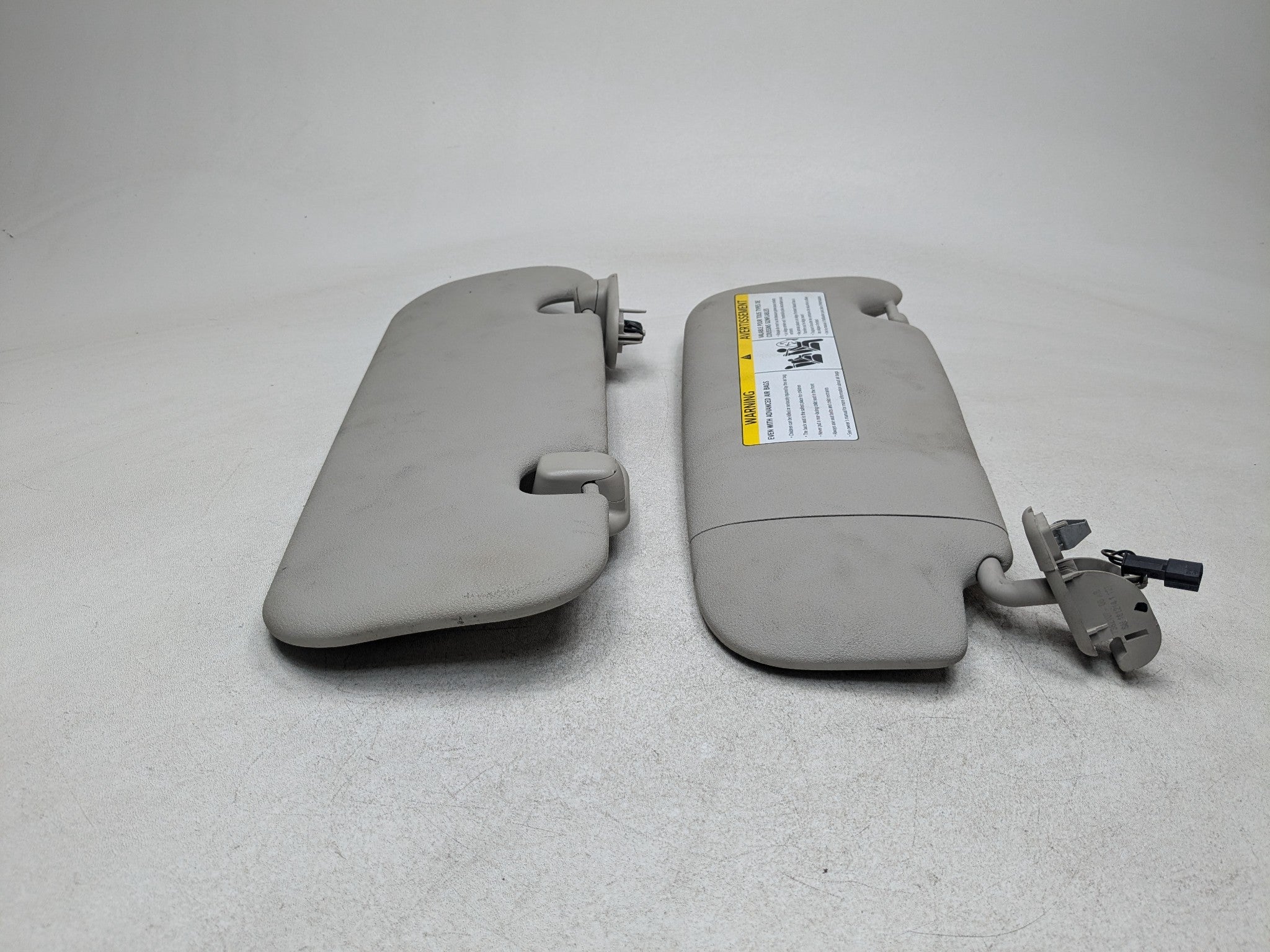 2013 - 2017 MINI COOPER OEM SUN VISOR INTERIOR UPPER ROOF FRONT LEFT DRIVER SIDE