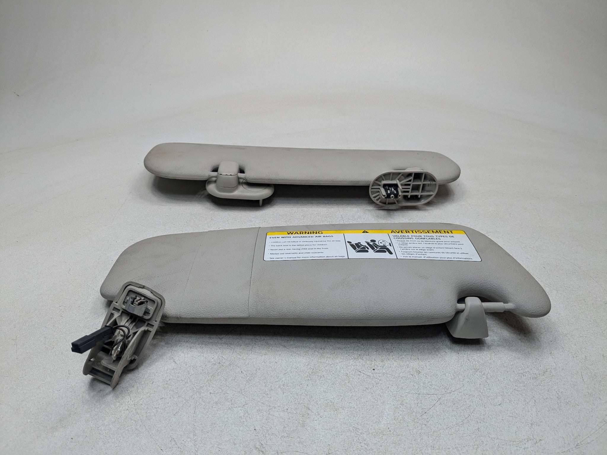 2013 - 2017 MINI COOPER OEM SUN VISOR INTERIOR UPPER ROOF FRONT LEFT DRIVER SIDE