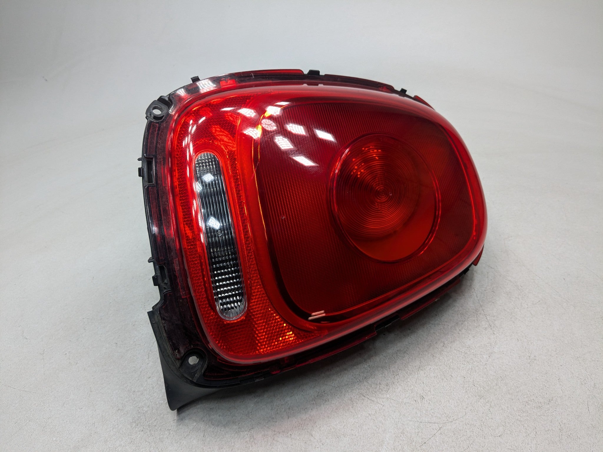 2013 - 2017 MINI COOPER OEM TAIL LIGHT ASSEMBLY REAR LEFT DRIVER SIDE