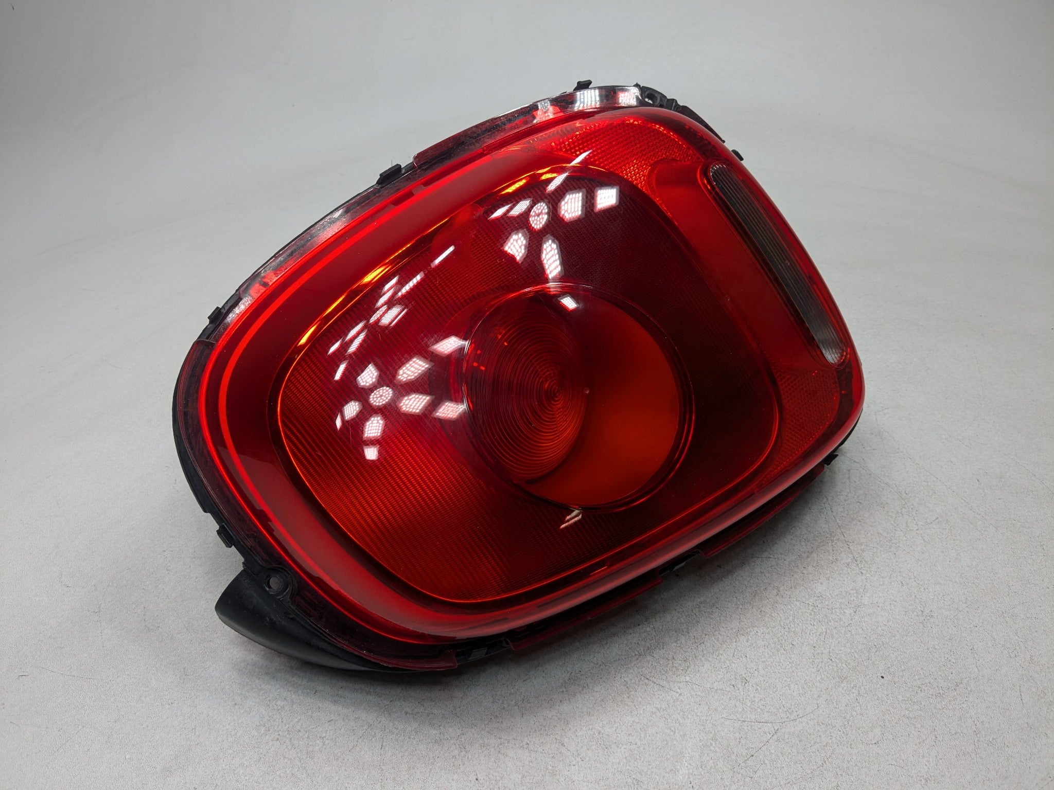 2013 - 2017 MINI COOPER OEM TAIL LIGHT ASSEMBLY REAR RIGHT PASSENGER SIDE