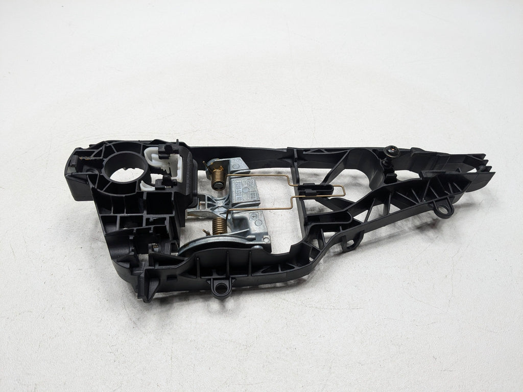 13 - 17 MINI COOPER OEM EXTERIOR DOOR HANDLE BRACKET FRONT RIGHT PASSENGER SIDE