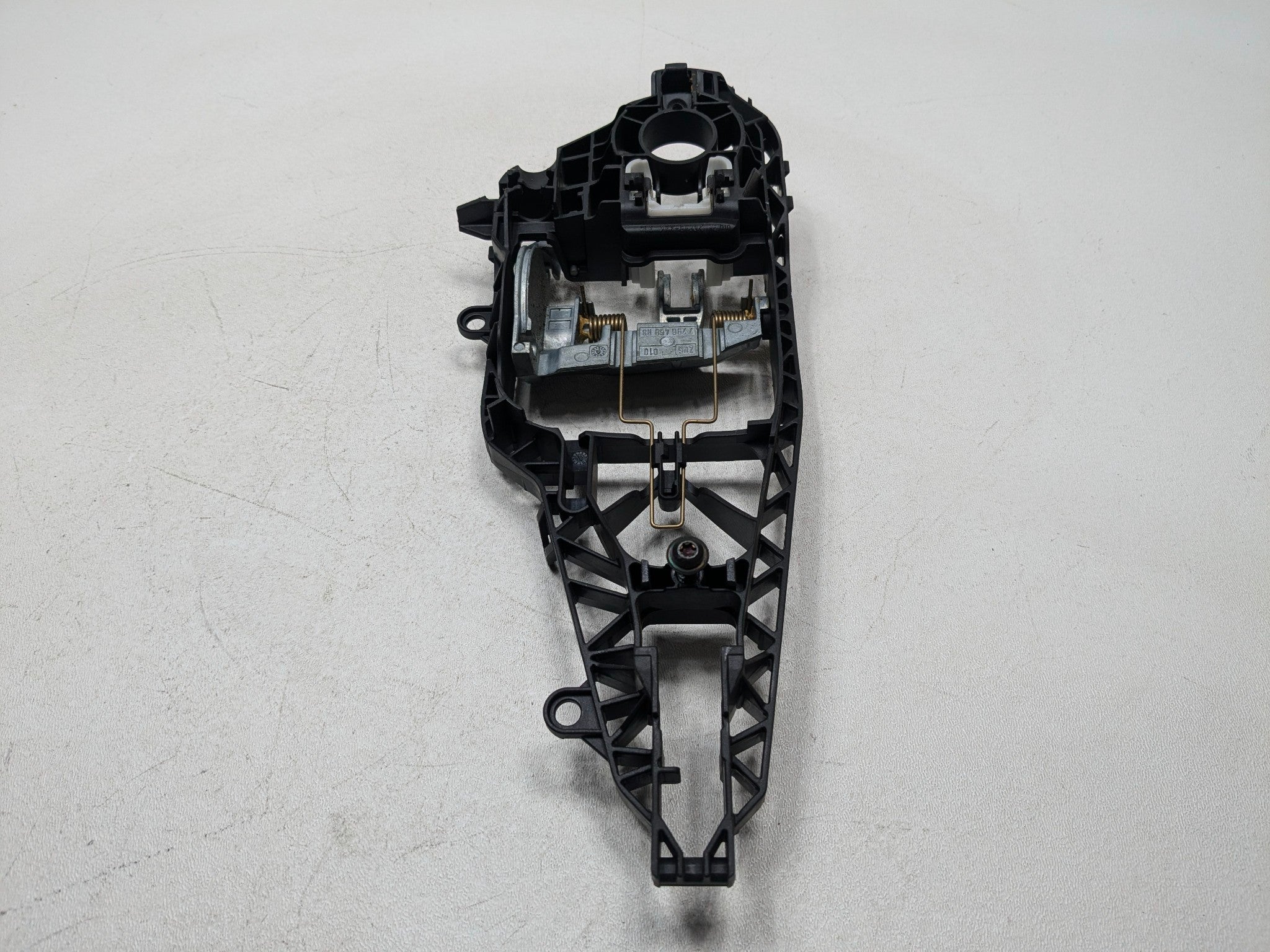 13 - 17 MINI COOPER OEM EXTERIOR DOOR HANDLE BRACKET FRONT RIGHT PASSENGER SIDE