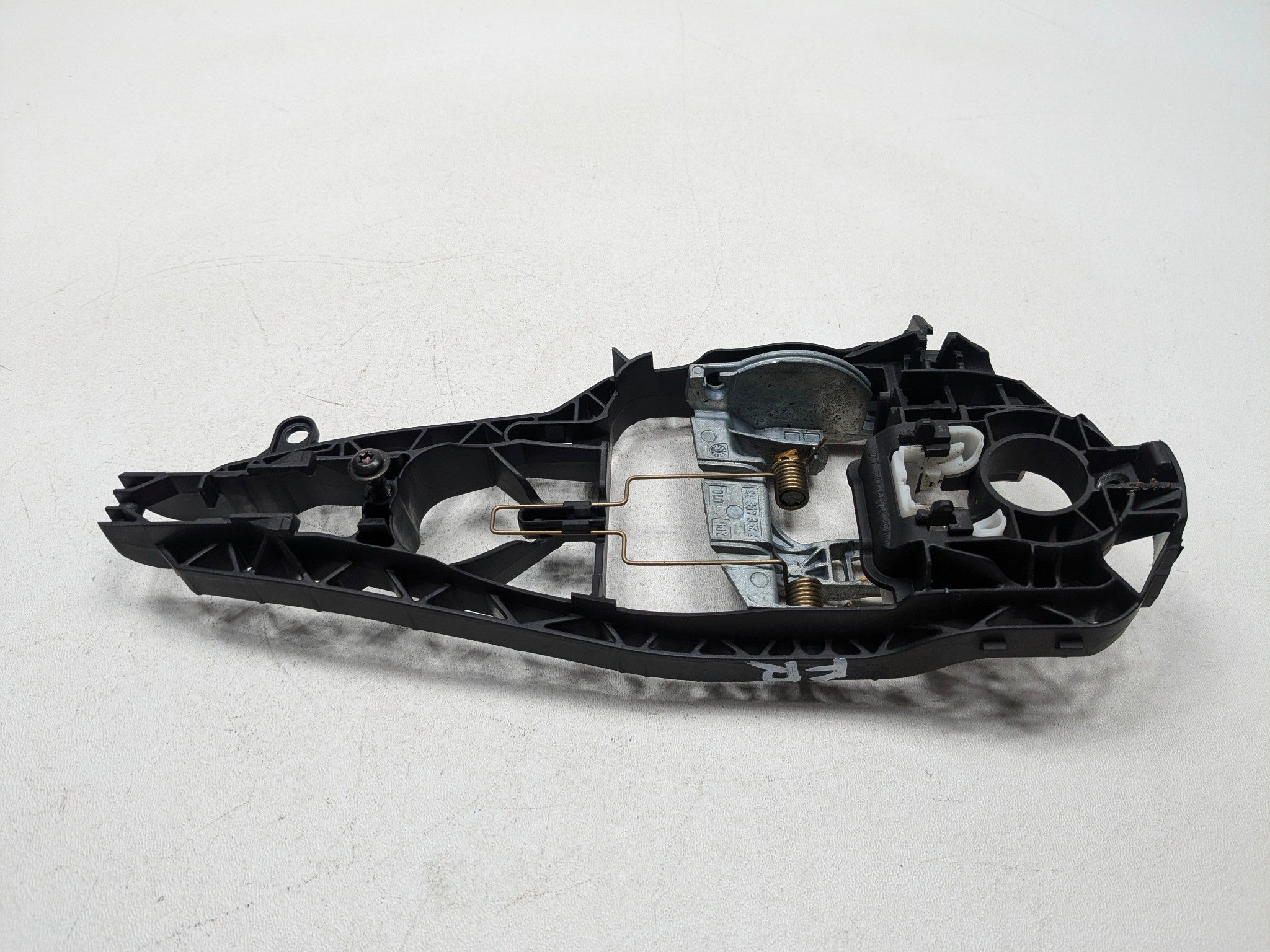 13 - 17 MINI COOPER OEM EXTERIOR DOOR HANDLE BRACKET FRONT RIGHT PASSENGER SIDE