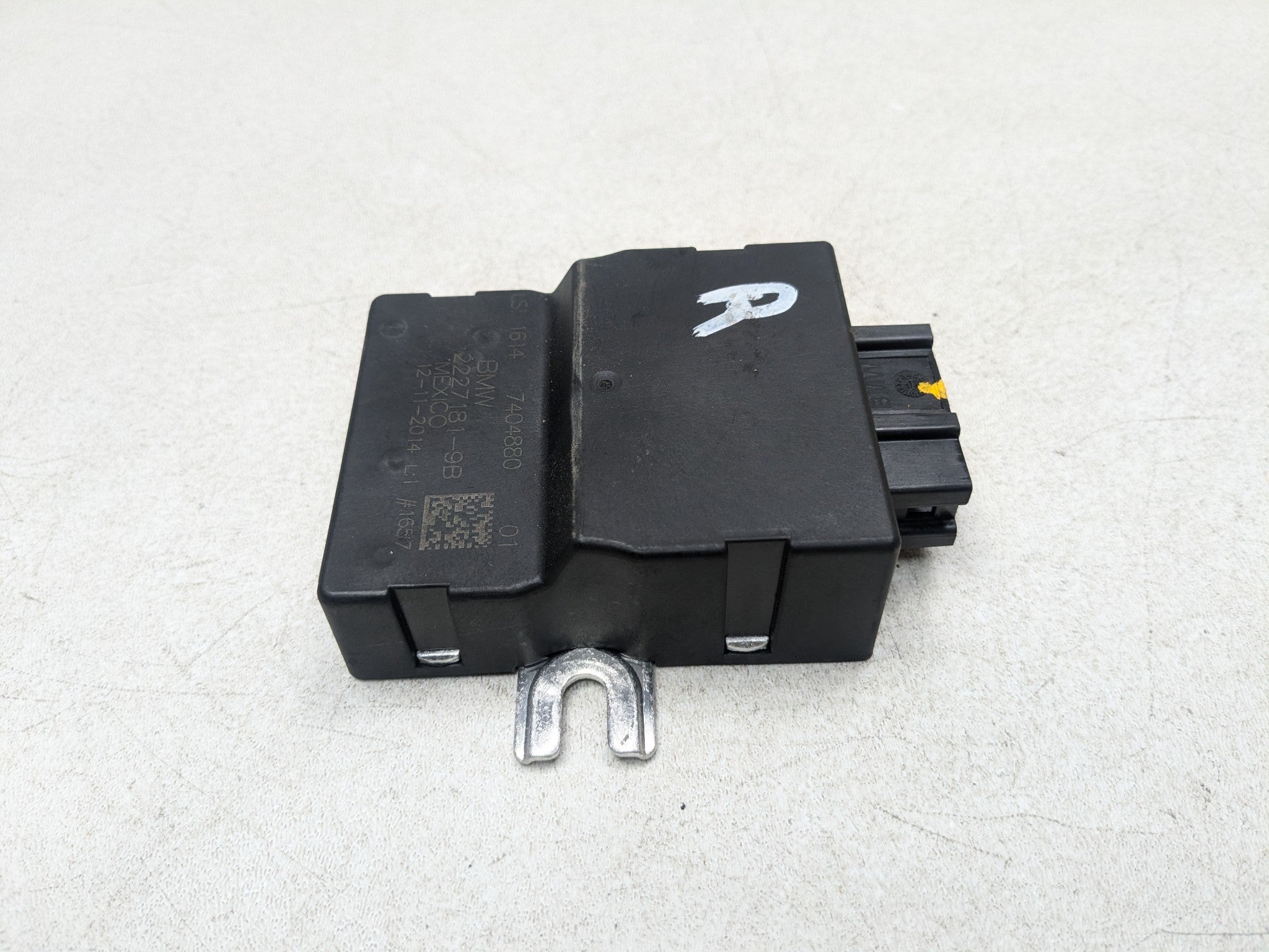 2013 - 2017 MINI COOPER OEM FUEL PUMP CONTROL MODULE UNIT REAR UNDER SEAT