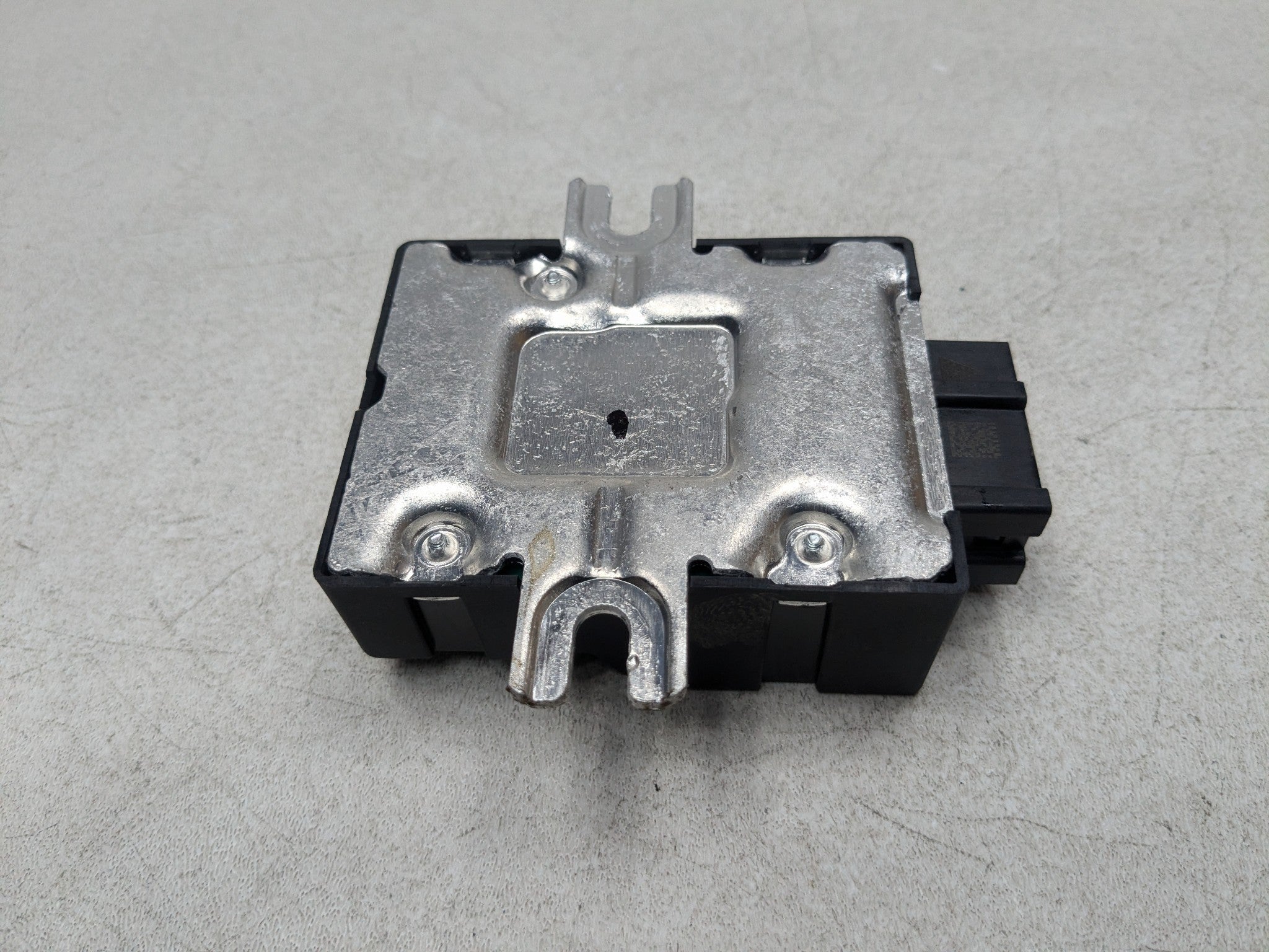 2013 - 2017 MINI COOPER OEM FUEL PUMP CONTROL MODULE UNIT REAR UNDER SEAT