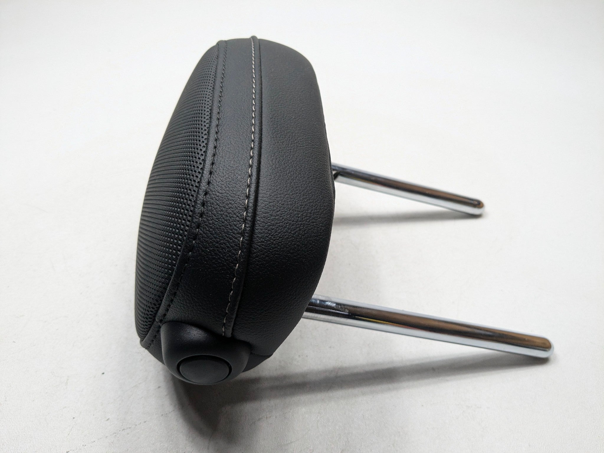 2013 - 2017 MINI COOPER OEM SEAT HEADREST LEATHER BLACK REAR LEFT DRIVER SIDE