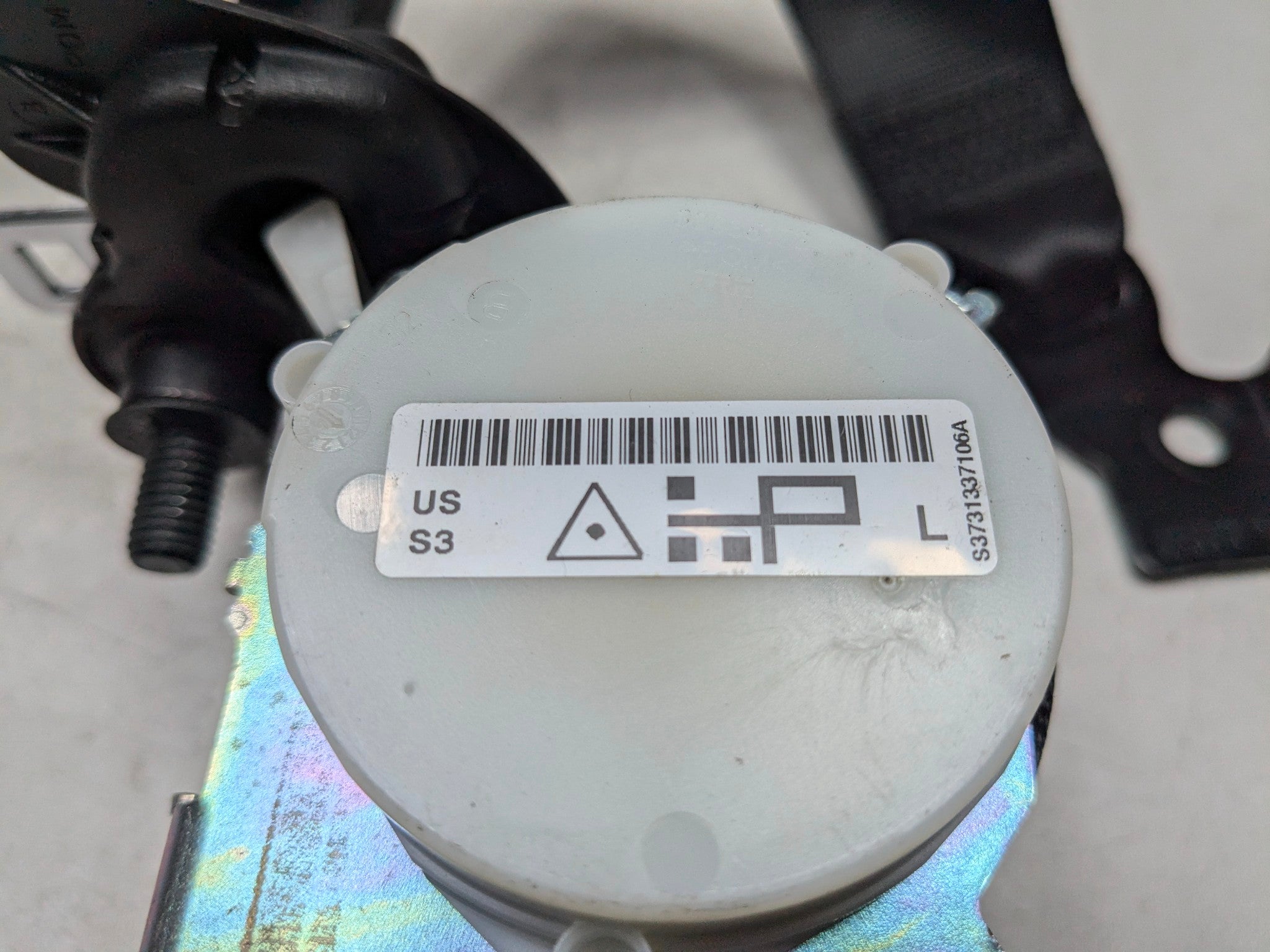 2013 - 2017 MINI COOPER OEM SEAT BELT RETRACTOR ASSEMBLY REAR LEFT DRIVER SIDE