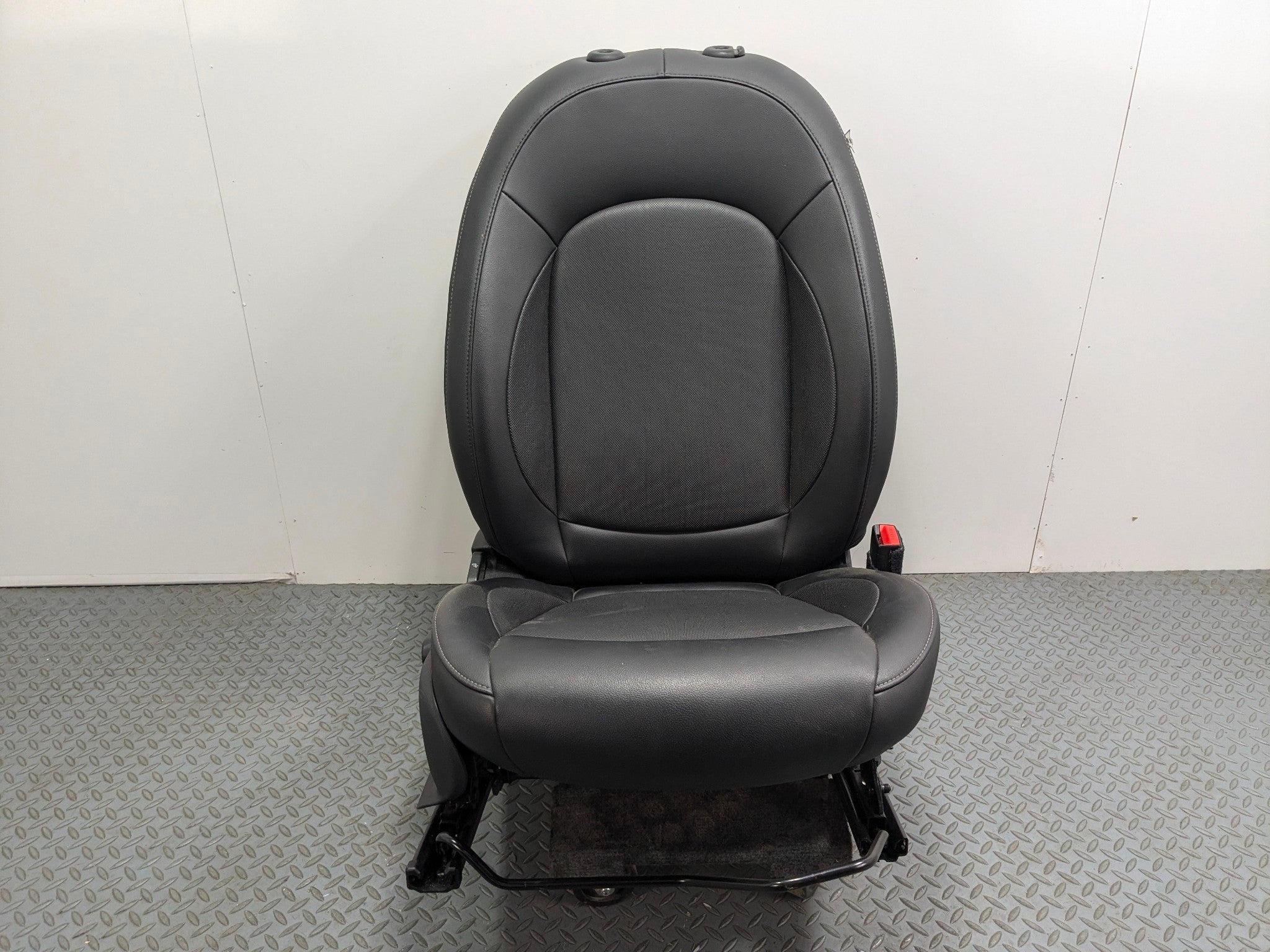 2013 - 2017 MINI COOPER OEM SEAT ASSEMBLY BLACK LEATHER FRONT RIGHT PASSENGER