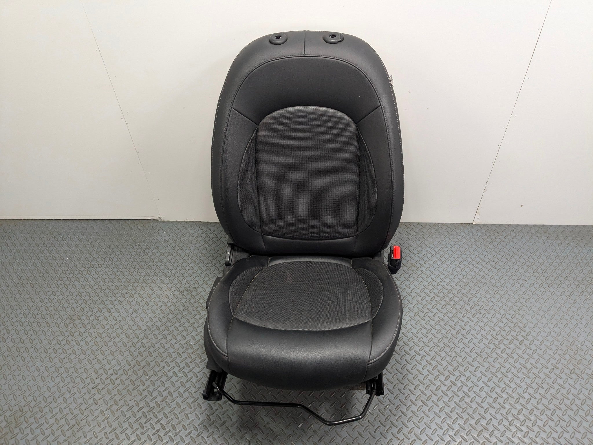 2013 - 2017 MINI COOPER OEM SEAT ASSEMBLY BLACK LEATHER FRONT RIGHT PASSENGER
