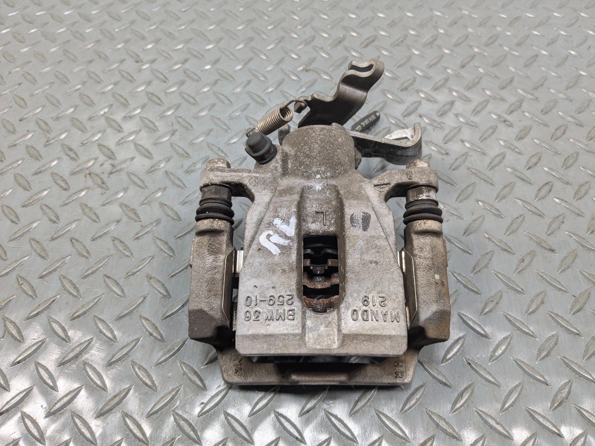 2013 - 2017 MINI COOPER OEM BRAKE CALIPER ASSEMBLY REAR LEFT DRIVER SIDE