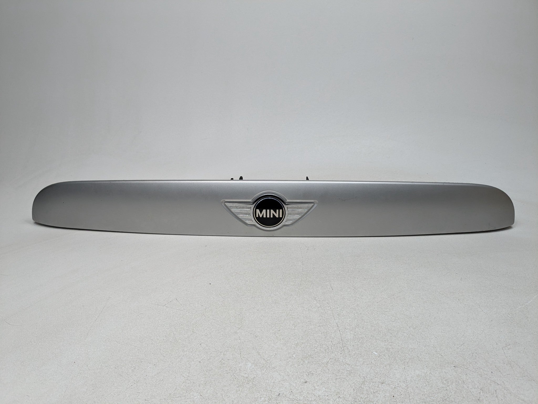 2013 - 2017 MINI COOPER OEM REAR TRUNK LID GRIP HANDLE PANEL ASSEMBLY