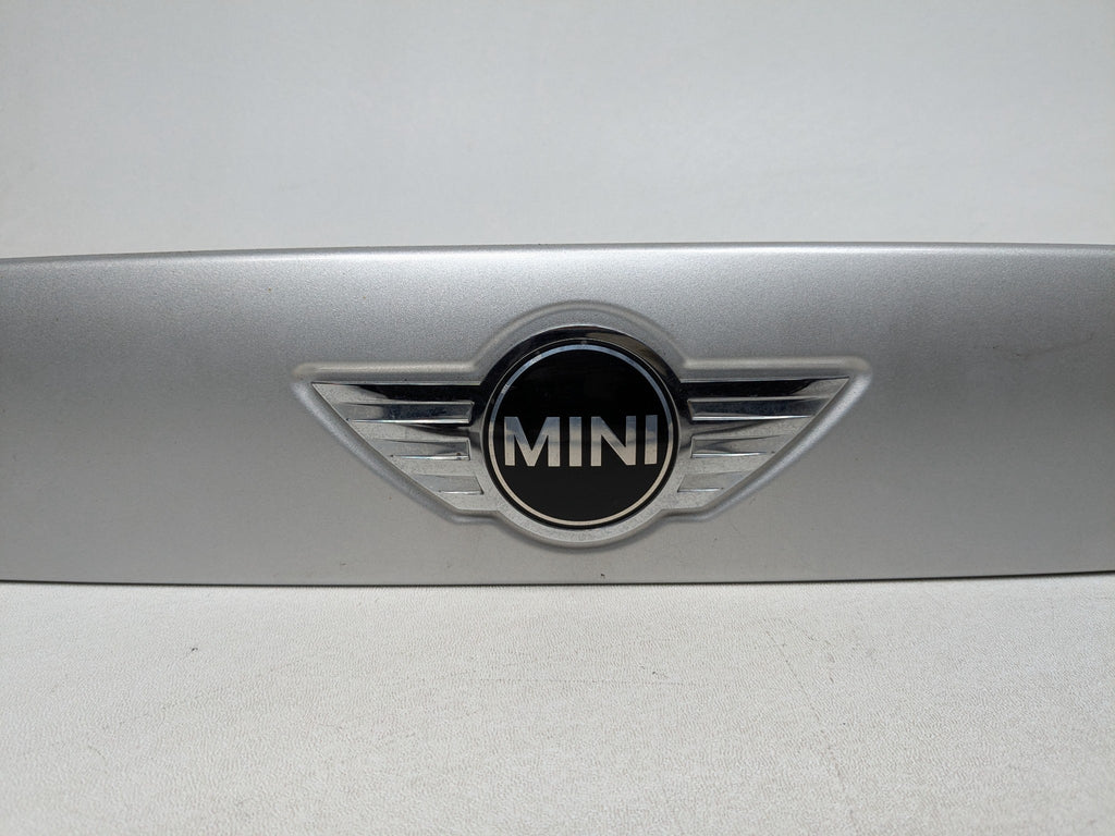 2013 - 2017 MINI COOPER OEM REAR TRUNK LID GRIP HANDLE PANEL ASSEMBLY