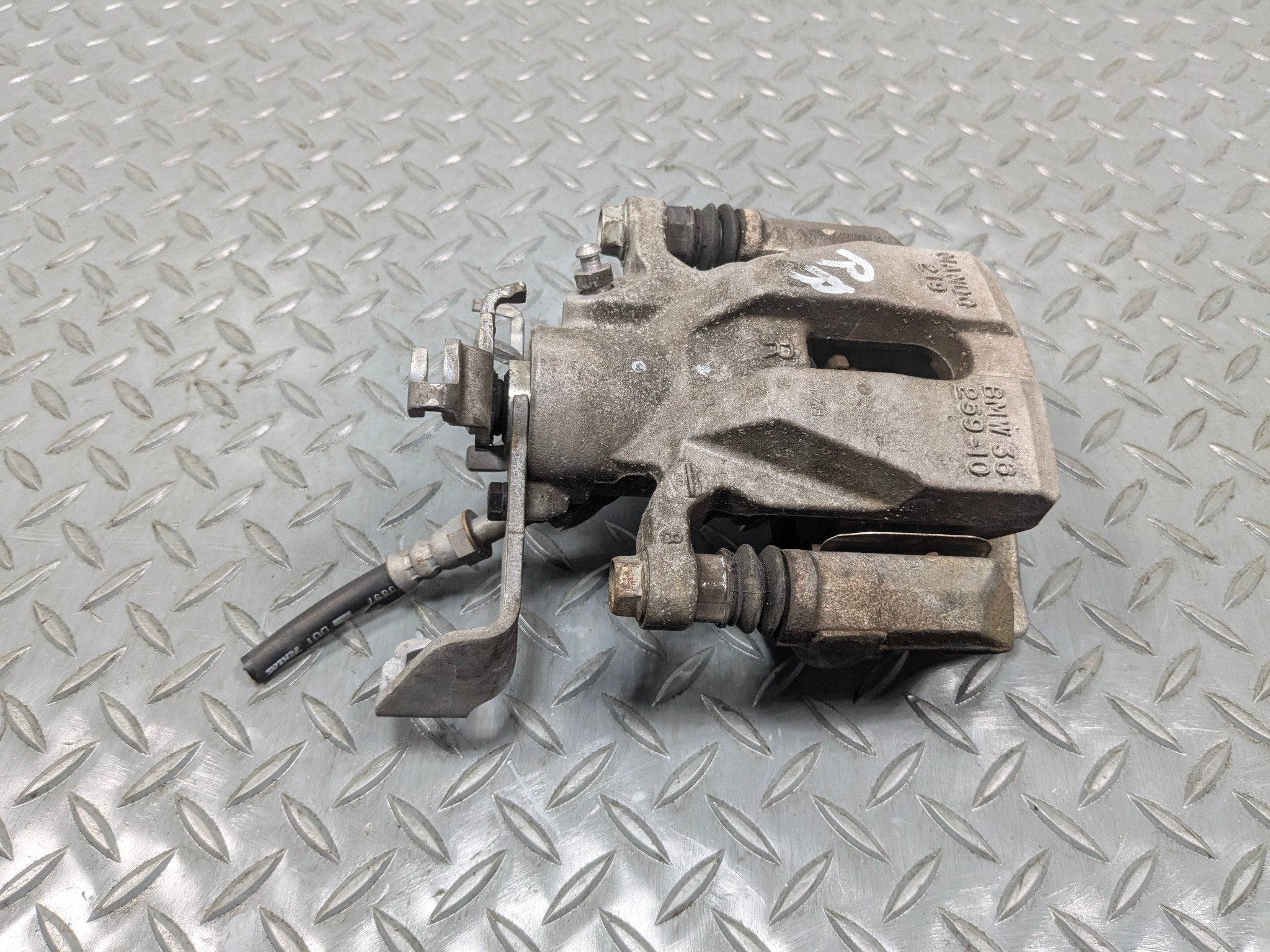2013 - 2017 MINI COOPER OEM BRAKE CALIPER ASSEMBLY REAR RIGHT PASSENGER SIDE