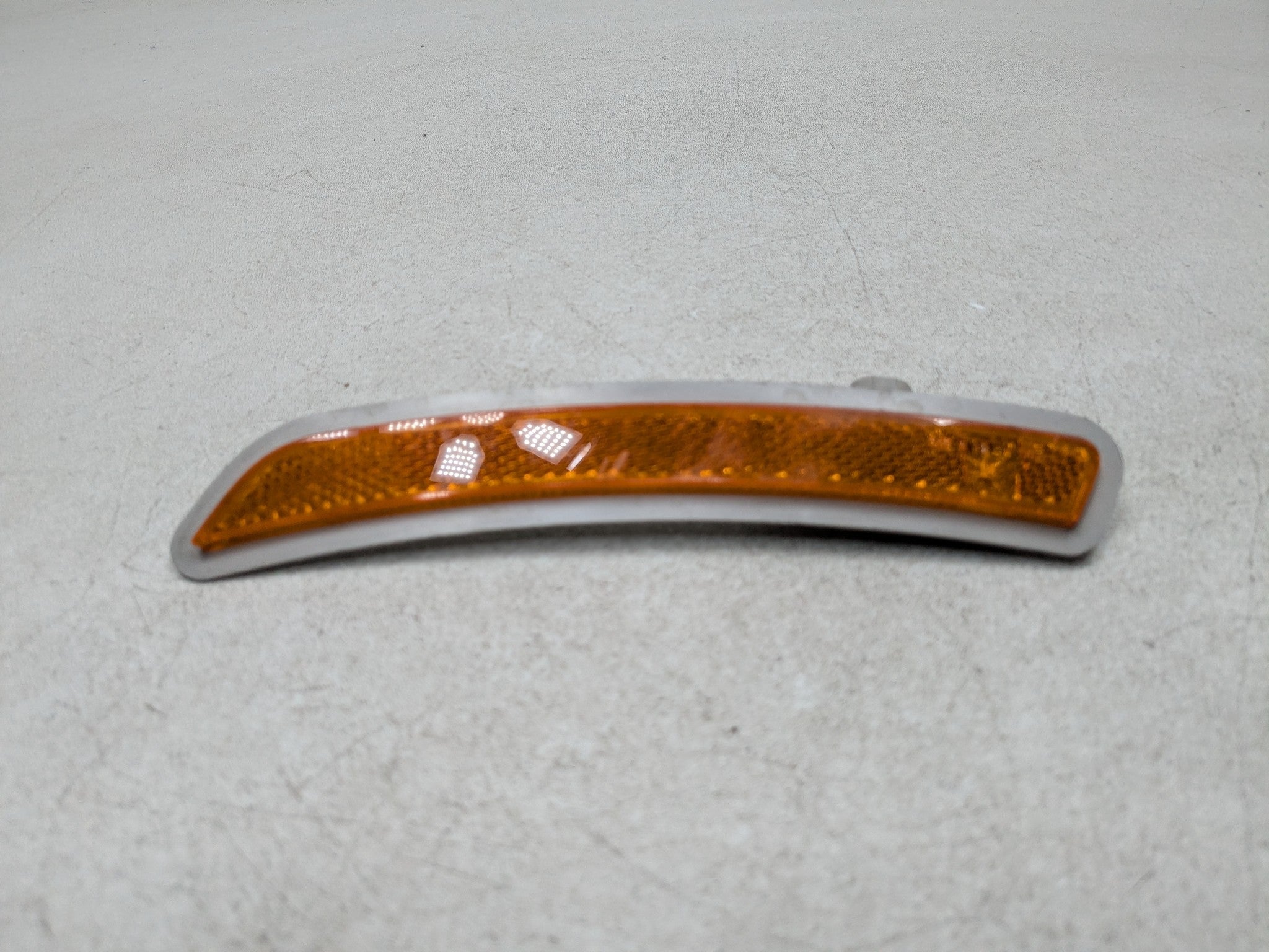 2013 - 2017 MINI COOPER OEM REAR MARKER REFLECTOR LIGHT RIGHT PASSENGER SIDE