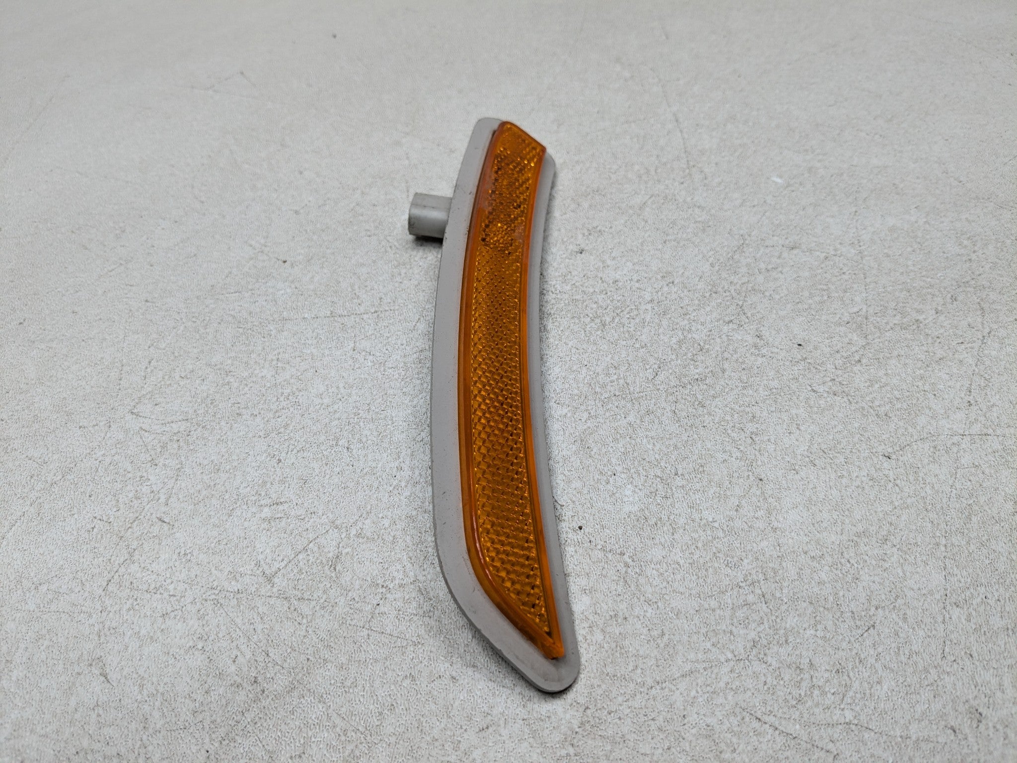 2013 - 2017 MINI COOPER OEM REAR MARKER REFLECTOR LIGHT RIGHT PASSENGER SIDE