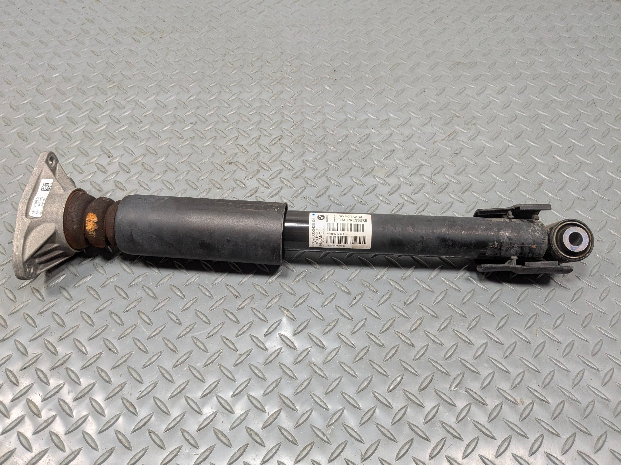 2013 - 2017 MINI COOPER OEM SHOCK ABSORBER STRUT REAR LEFT DRIVER SIDE