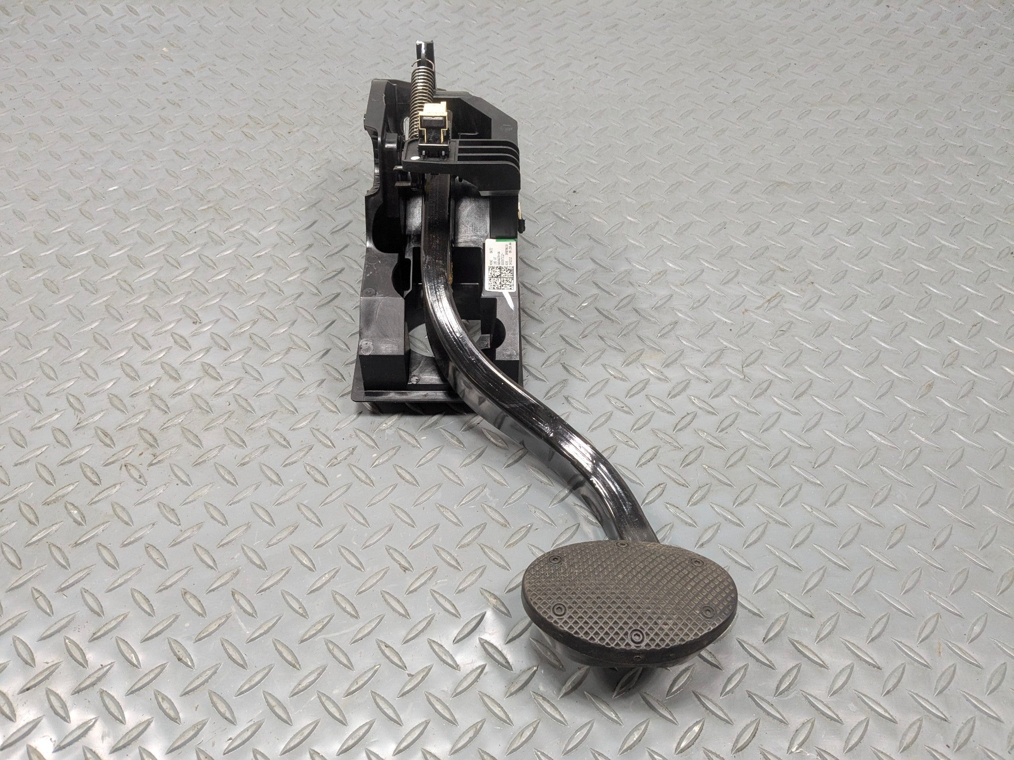 2013 - 2017 MINI COOPER OEM FOOT STOP BRAKE PEDAL ASSEMBLY WITH BRACKET