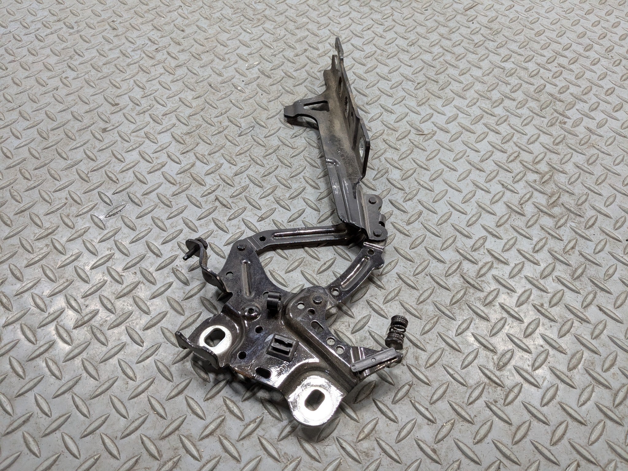 2013 - 2017 MINI COOPER OEM HOOD BONNET HINGE FRONT RIGHT PASSENGER SIDE