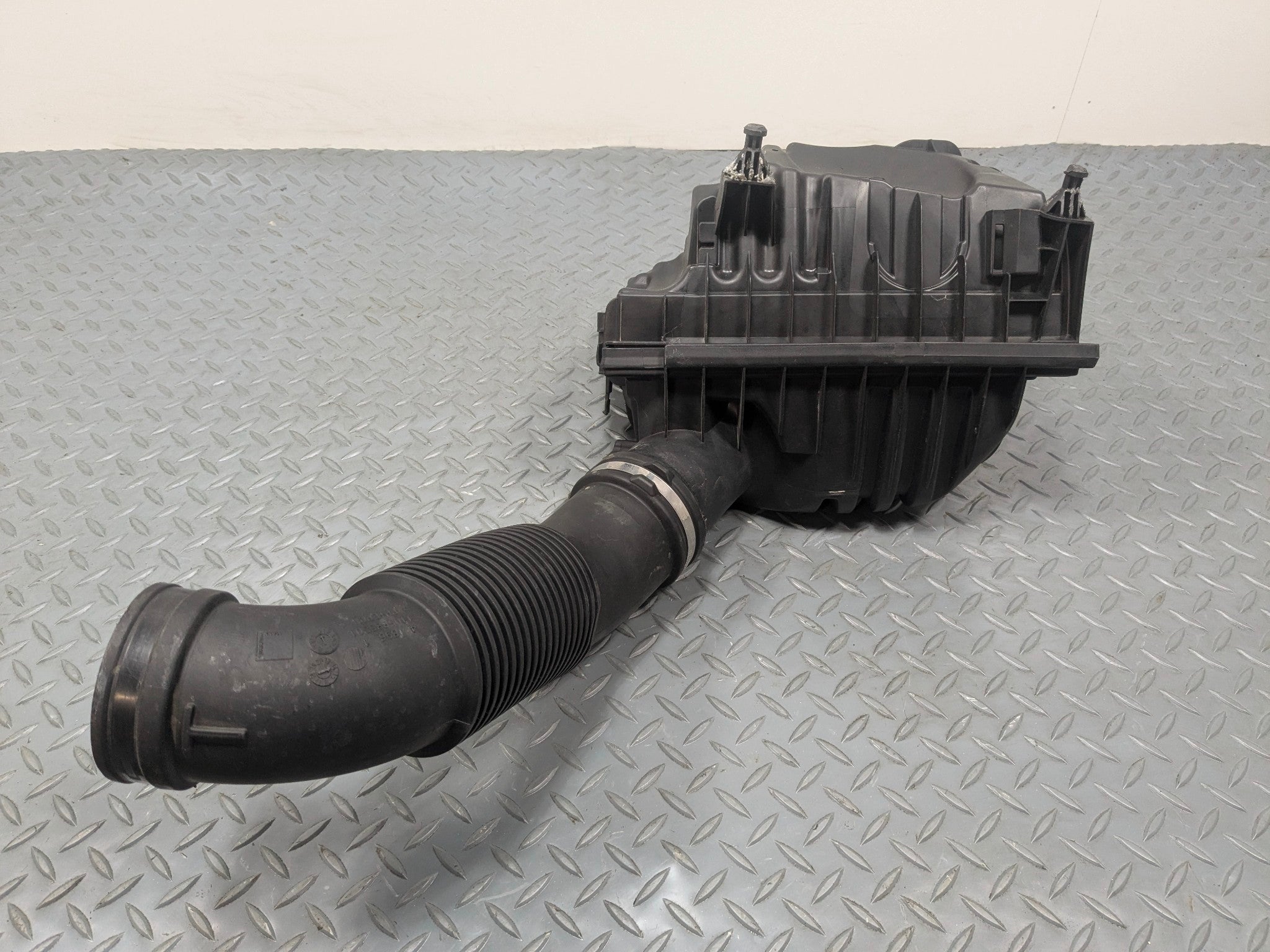 2013 - 2017 MINI COOPER OEM 1.5L ENGINE AIR CLEANER INTAKE HOUSING FILTER BOX