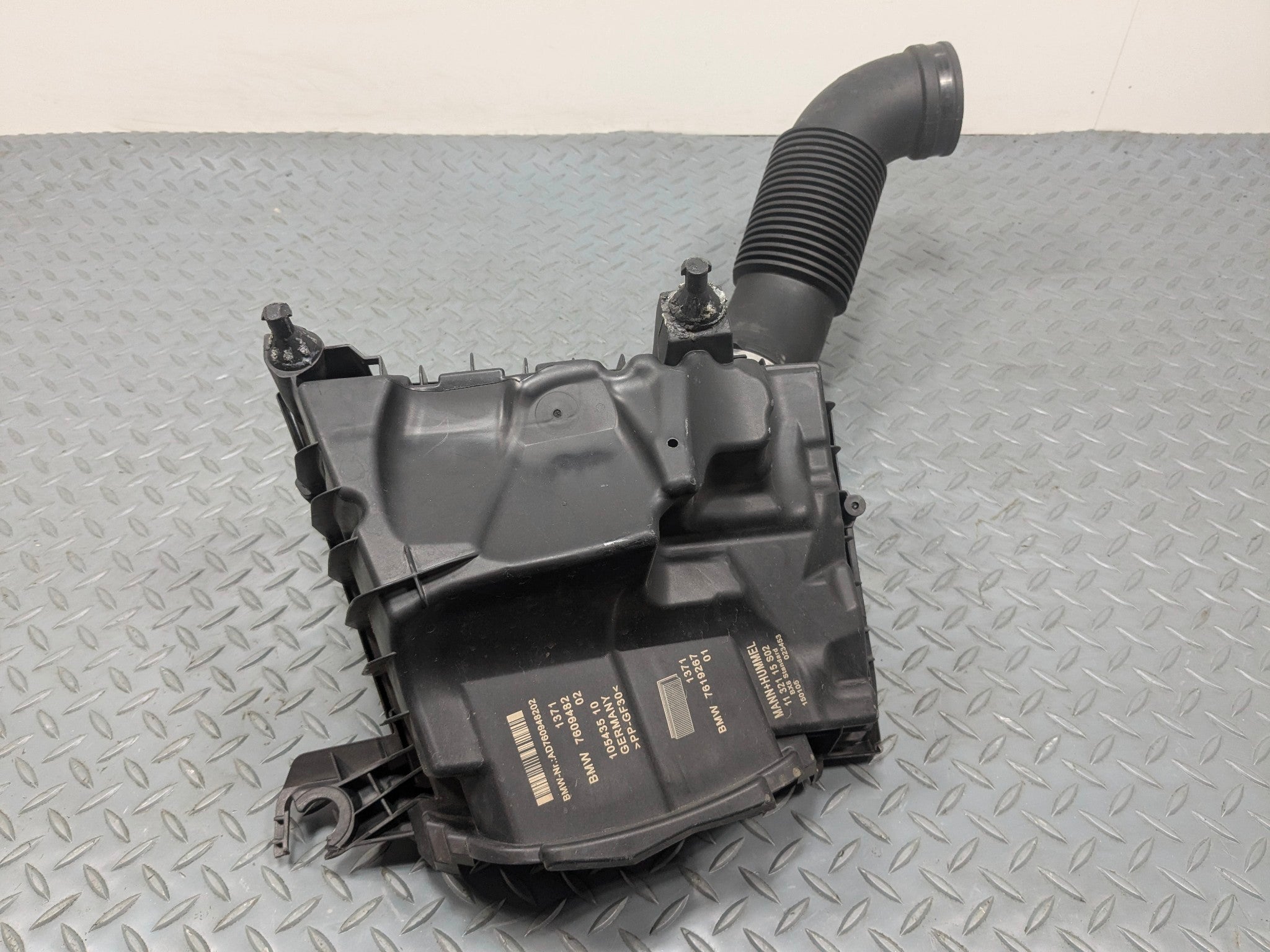 2013 - 2017 MINI COOPER OEM 1.5L ENGINE AIR CLEANER INTAKE HOUSING FILTER BOX