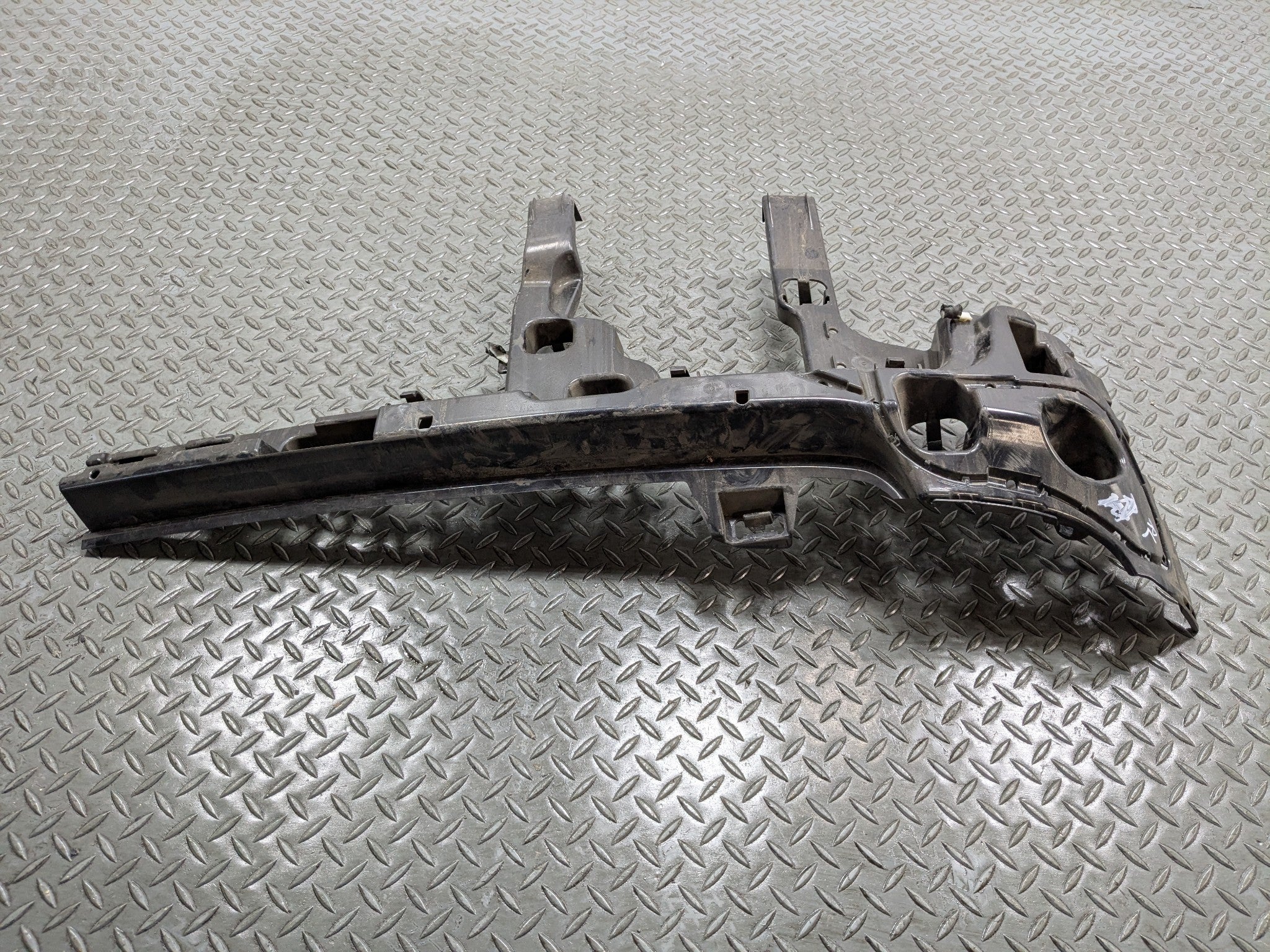2013 - 2017 MINI COOPER OEM BUMPER BRACKET GUIDE MOUNT REAR LEFT DRIVER SIDE