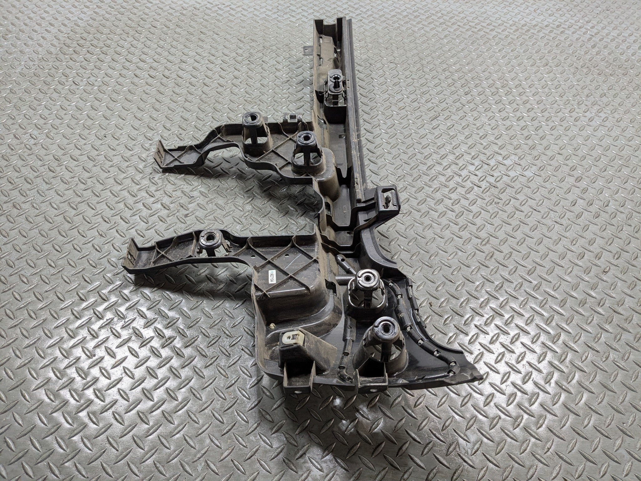 2013 - 2017 MINI COOPER OEM BUMPER BRACKET GUIDE MOUNT REAR LEFT DRIVER SIDE