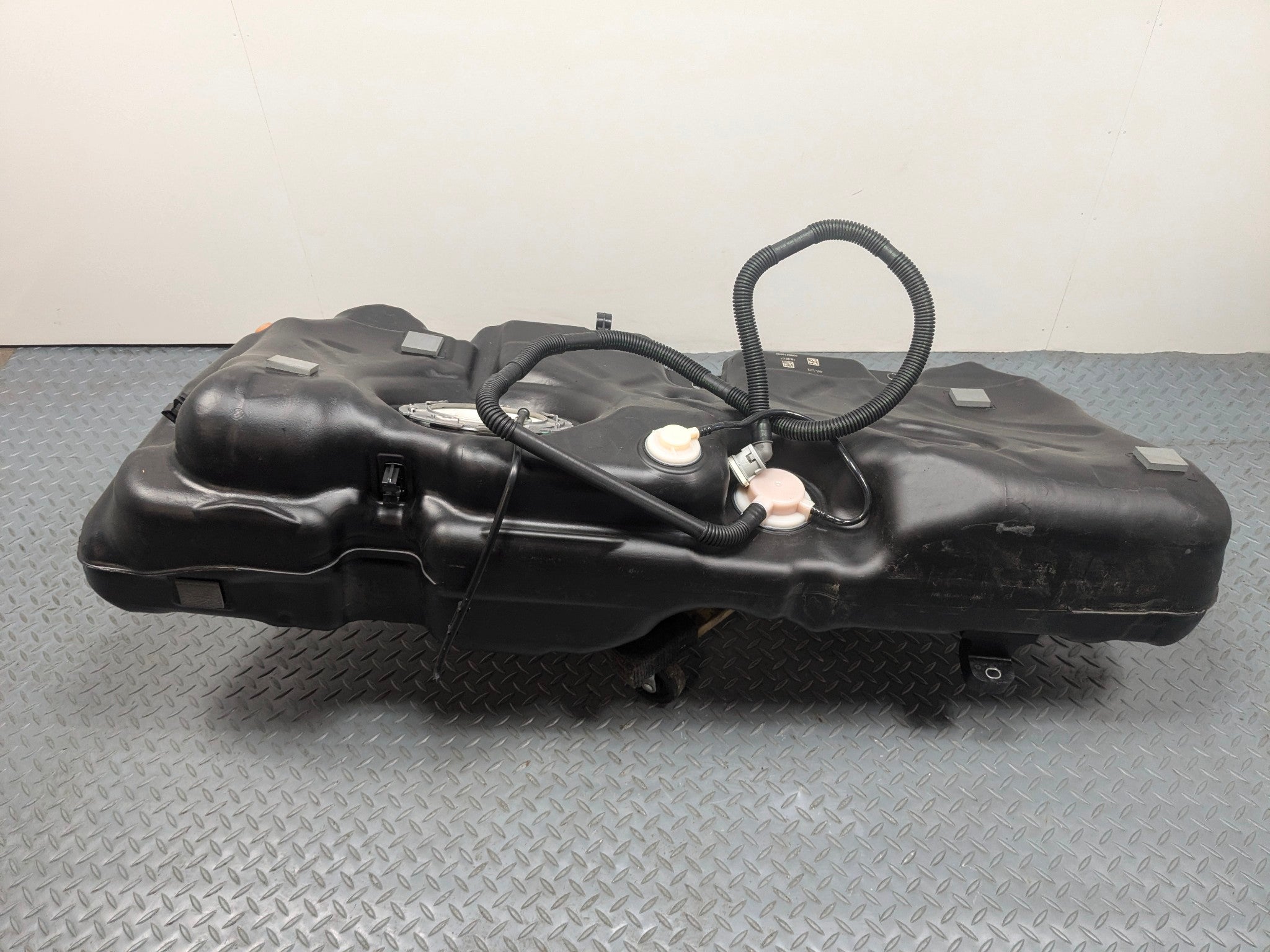 2013 - 2017 MINI COOPER OEM HARDTOP GASOLINE FUEL TANK RESERVIOR ASSEMBLY