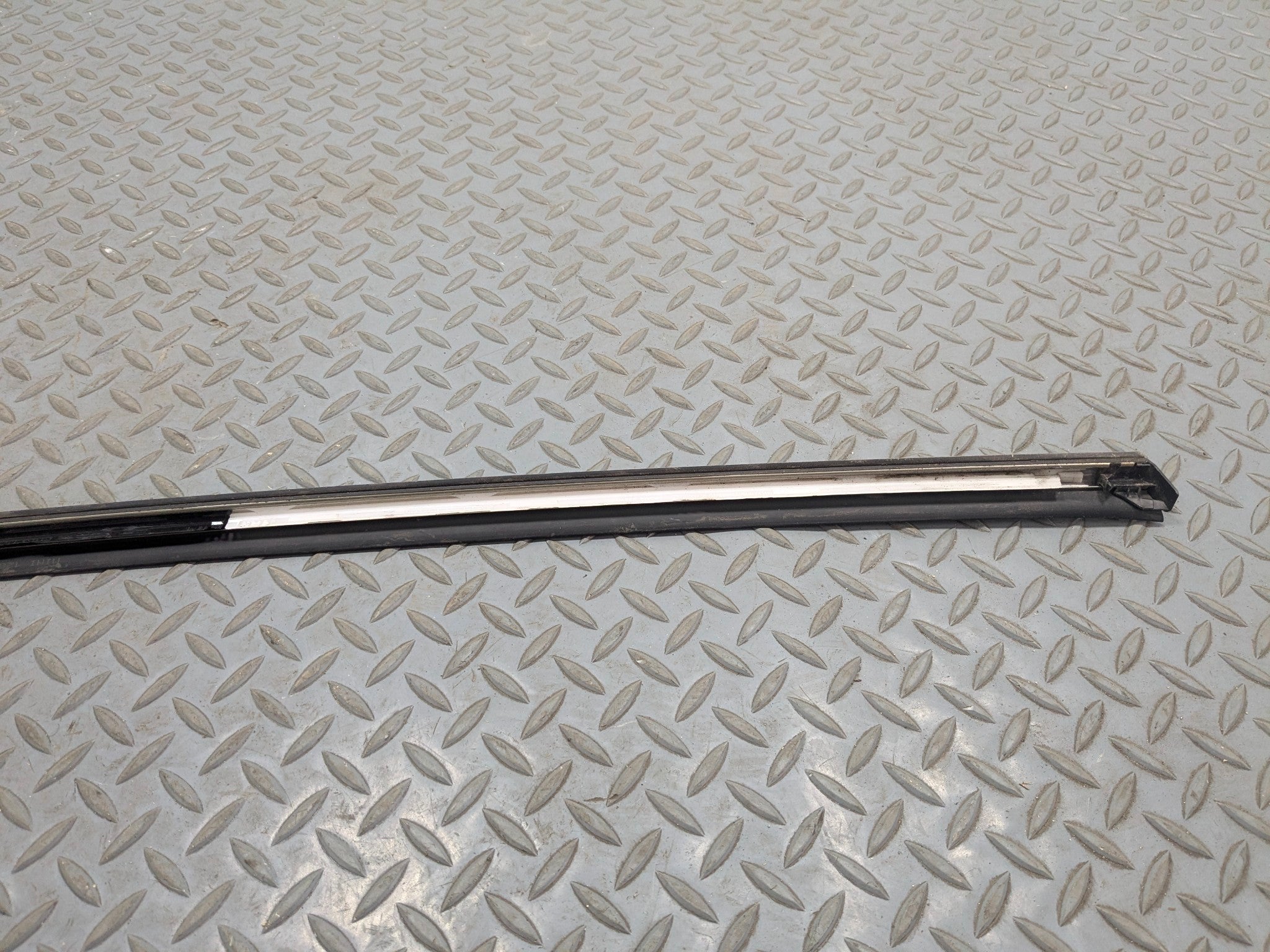 2013 - 2017 MINI COOPER OEM QUARTER PANEL BELT MOLDING REAR RIGHT PASSENGER SIDE