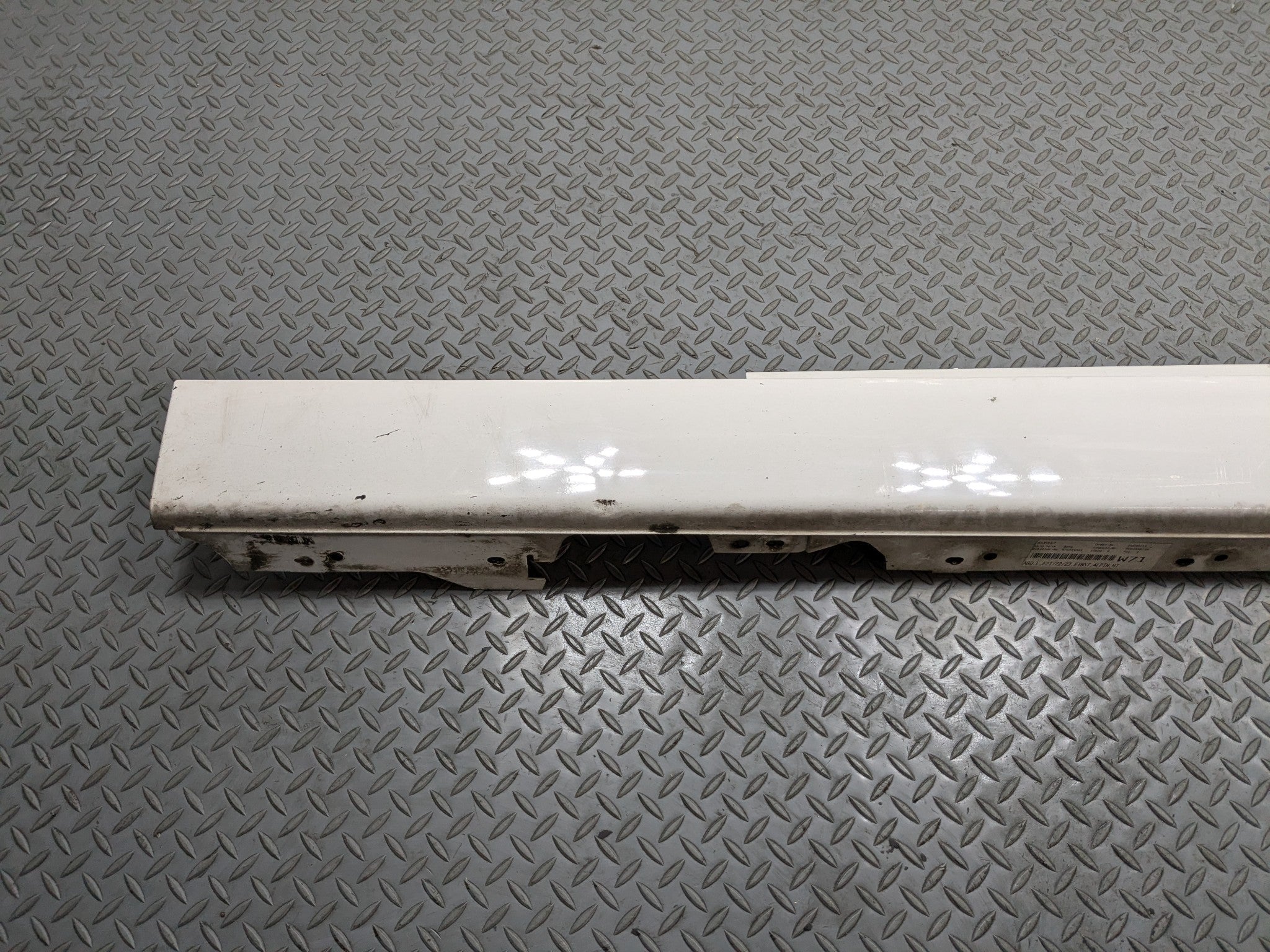 2014 - 2016 BMW 228I OEM ROCKER MOLDING SKIRT COVER PANEL ALPINE WHITE LEFT SIDE
