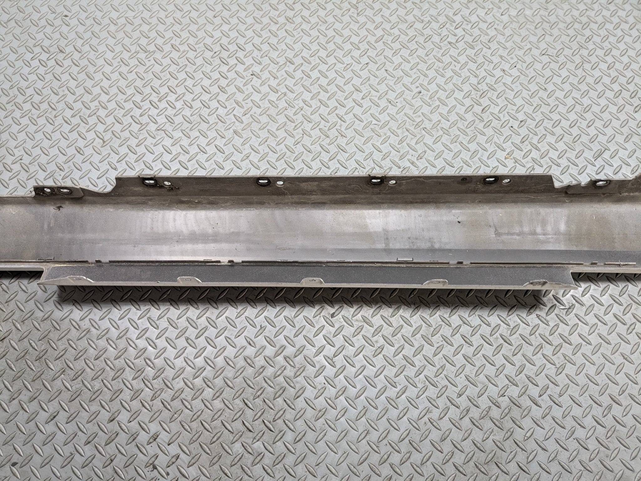 2014 - 2016 BMW 228I OEM ROCKER MOLDING SKIRT COVER PANEL ALPINE WHITE LEFT SIDE