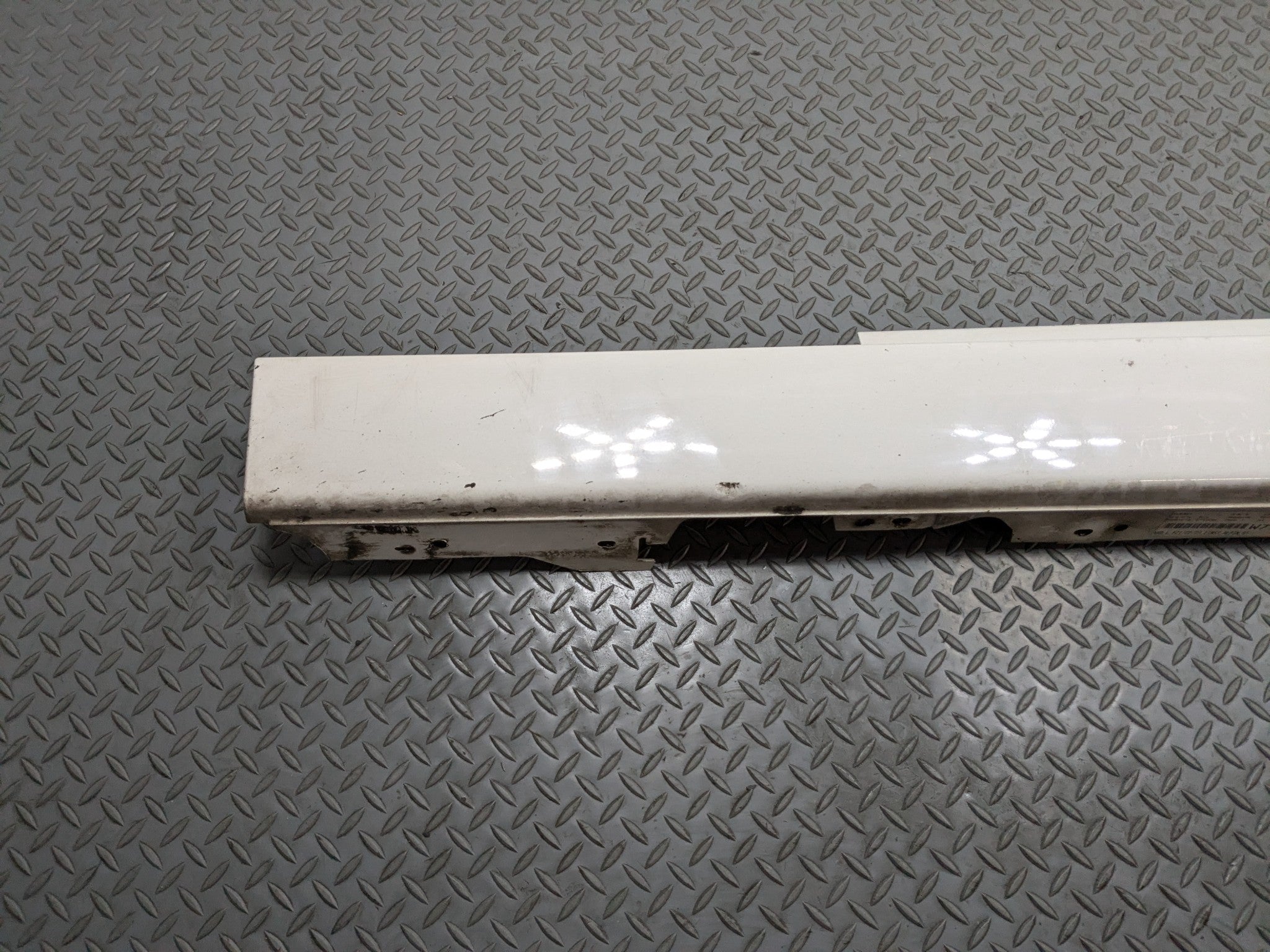 2014 - 2016 BMW 228I OEM ROCKER MOLDING SKIRT COVER PANEL ALPINE WHITE LEFT SIDE