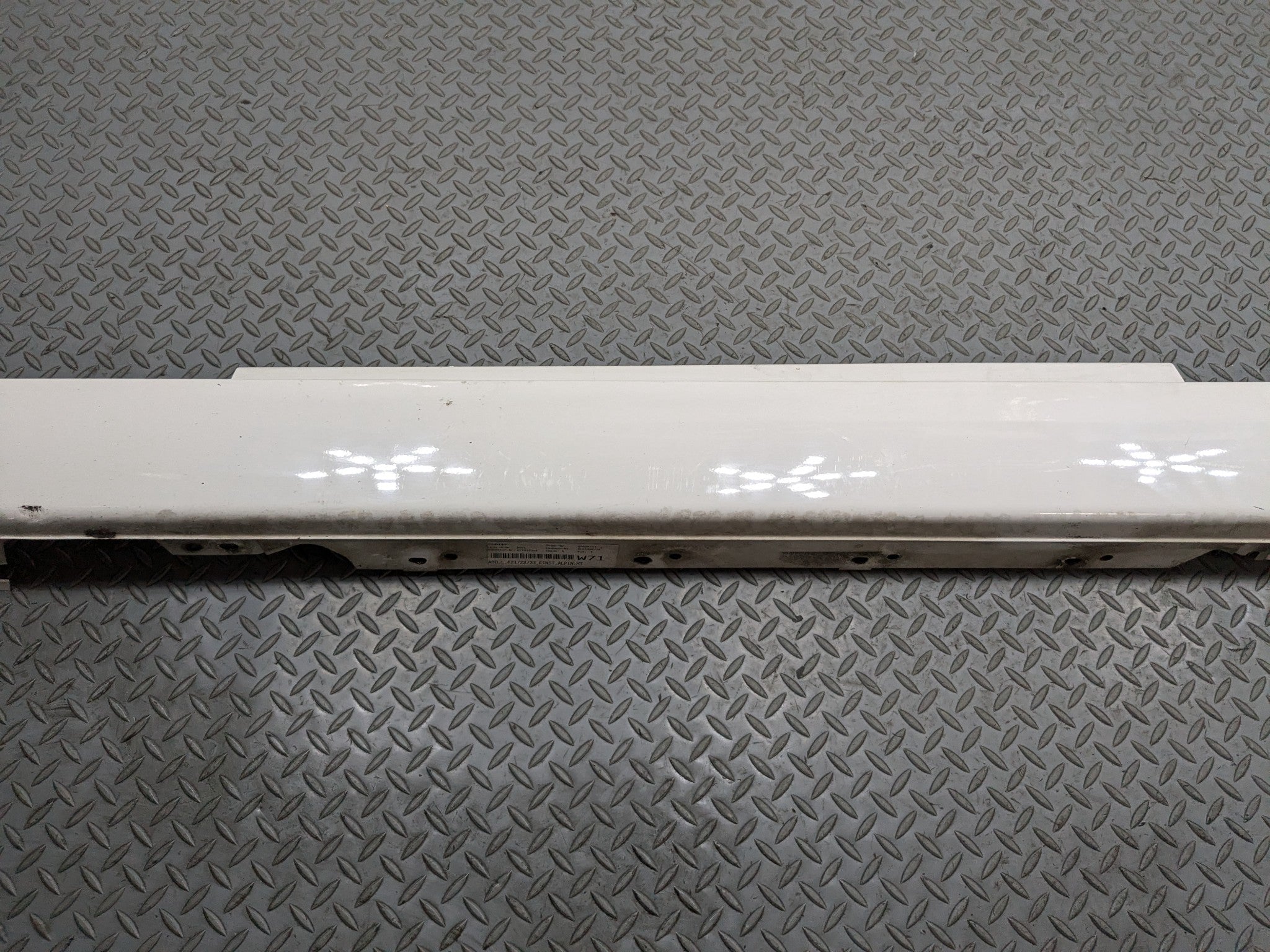 2014 - 2016 BMW 228I OEM ROCKER MOLDING SKIRT COVER PANEL ALPINE WHITE LEFT SIDE