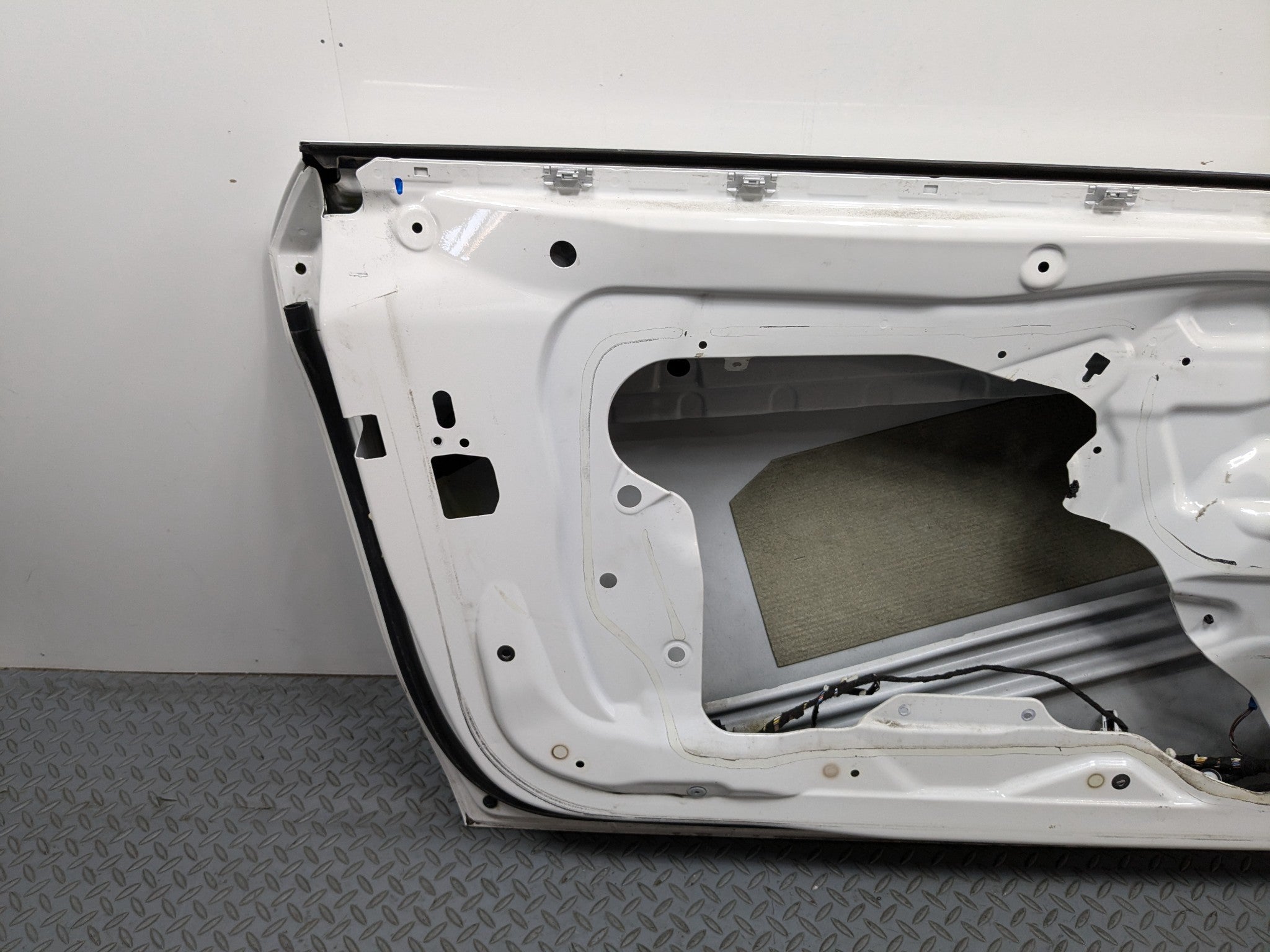 2014 - 2016 BMW 228I OEM DOOR SHELL PANEL ALPINE WHITE FRONT LEFT DRIVER SIDE