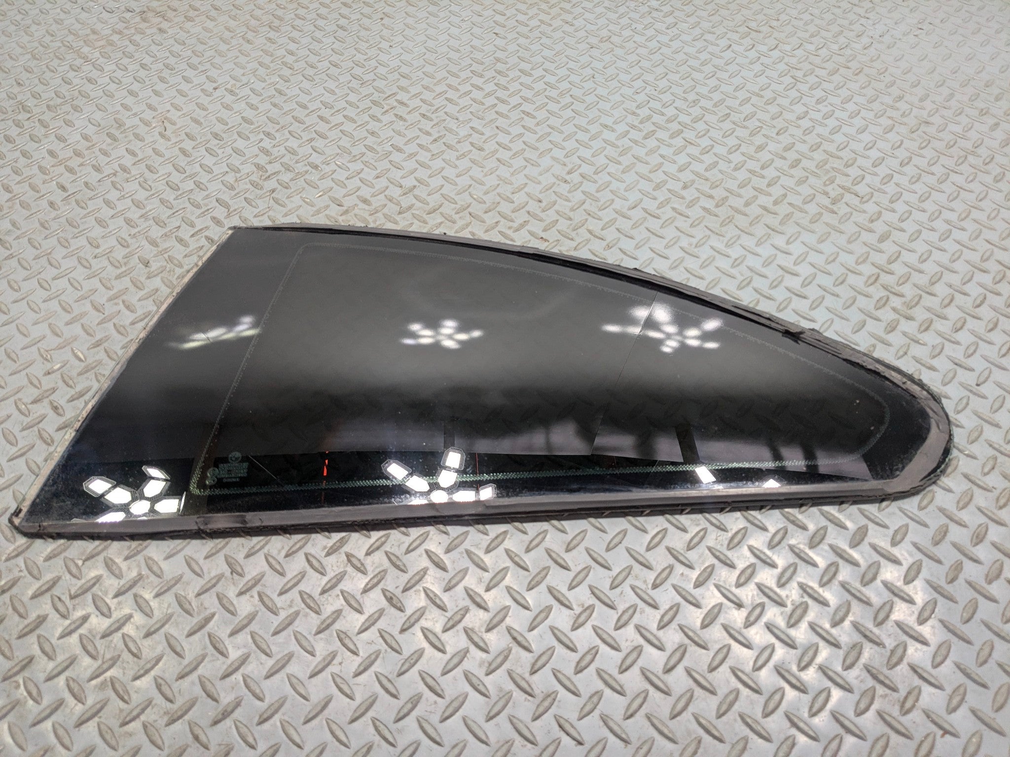 2014 - 2016 BMW 228I OEM QUARTER WINDOW GLASS WITH PRIVACY TINT REAR LEFT SIDE