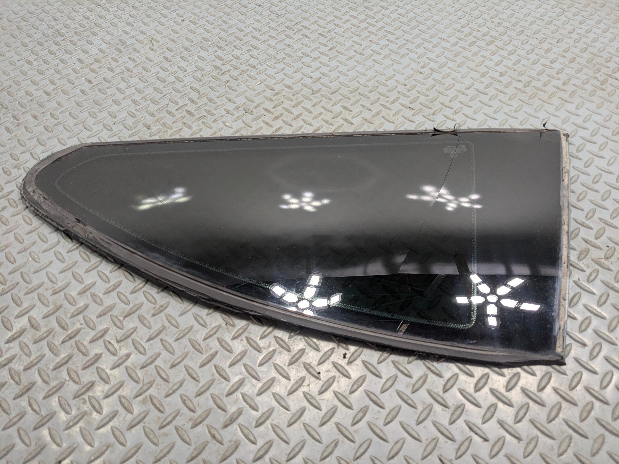 2014 - 2016 BMW 228I OEM QUARTER WINDOW GLASS WITH PRIVACY TINT REAR LEFT SIDE