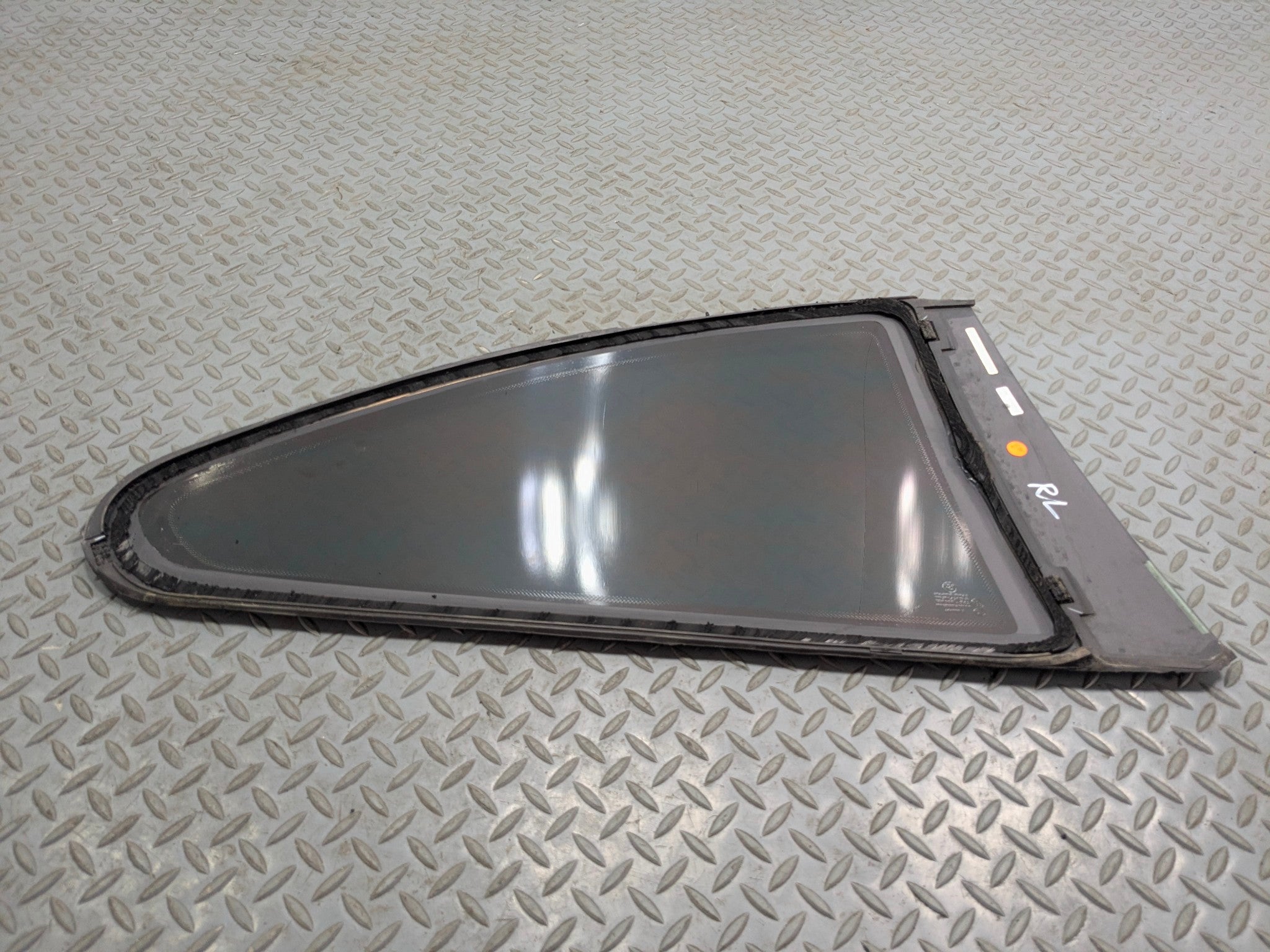2014 - 2016 BMW 228I OEM QUARTER WINDOW GLASS WITH PRIVACY TINT REAR LEFT SIDE