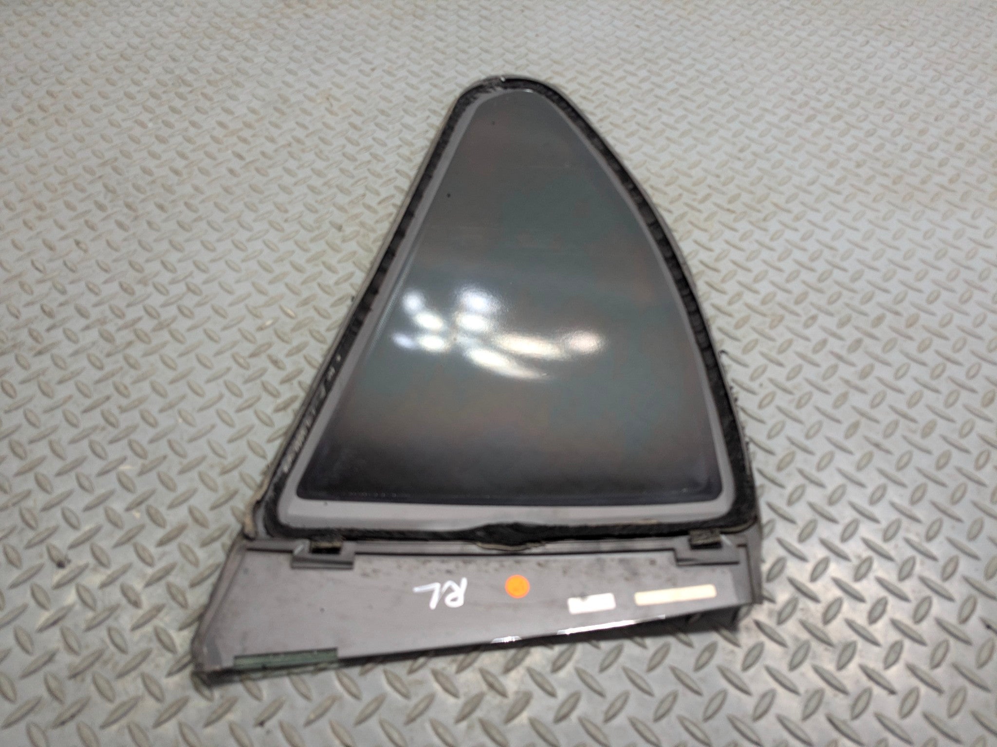 2014 - 2016 BMW 228I OEM QUARTER WINDOW GLASS WITH PRIVACY TINT REAR LEFT SIDE